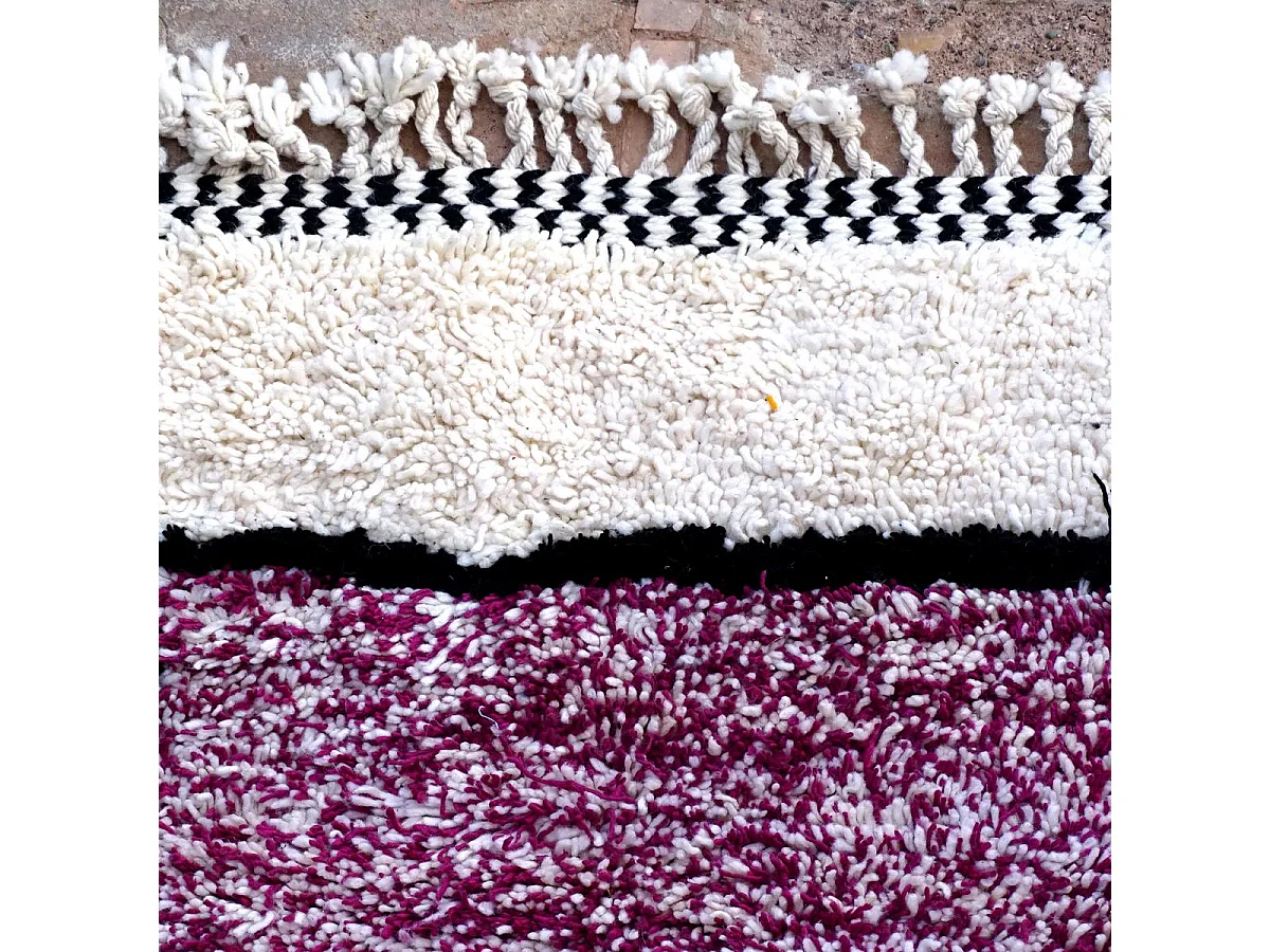 Authentique tapis berbère 260x345 fait à la main en laine blanc cassé et noir BENI OUARAIN U