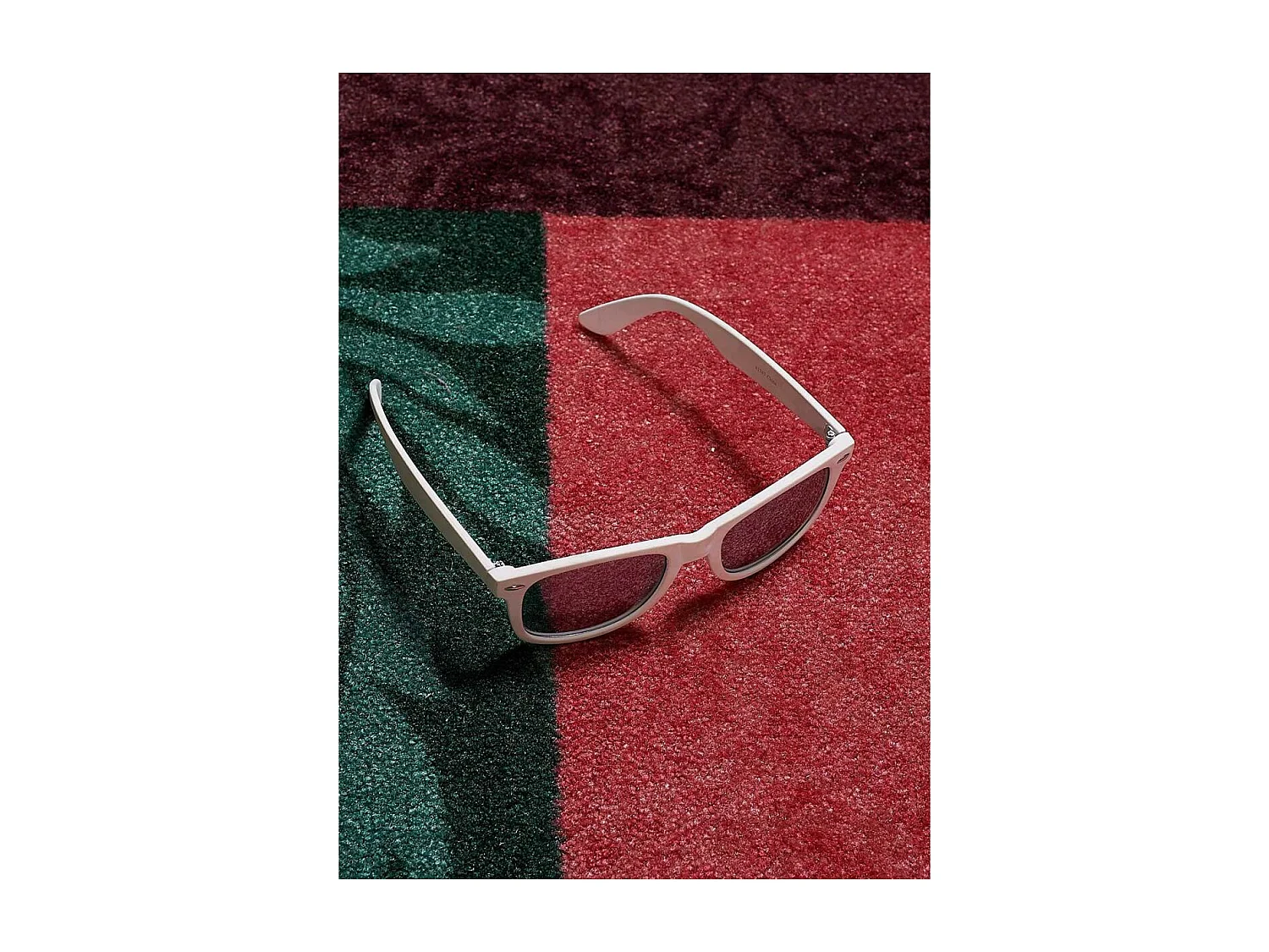 tapis entrée 57x110 tissé rose rectangle motif géométrique ARTISPA