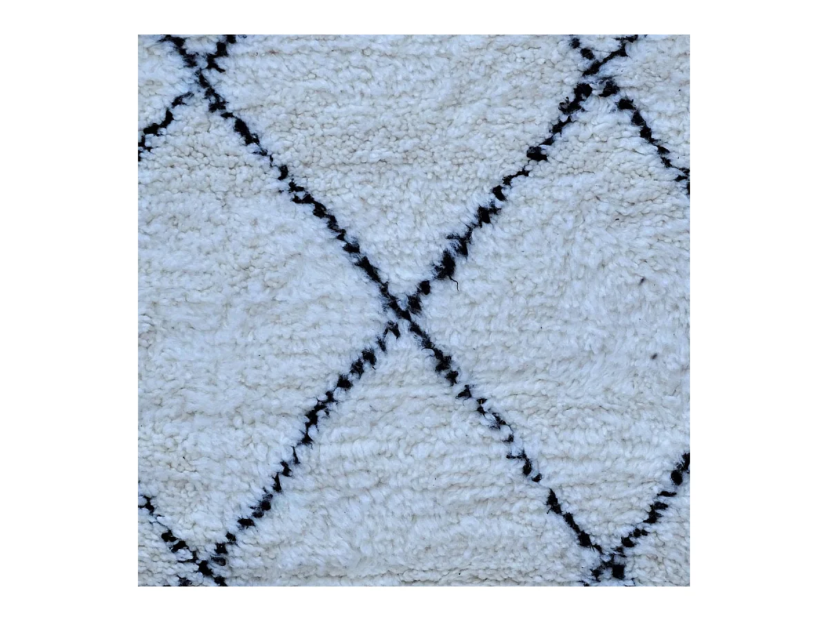 Authentique tapis berbère 85x310 fait à la main en laine blanc cassé et noir BENI OUARAIN AC