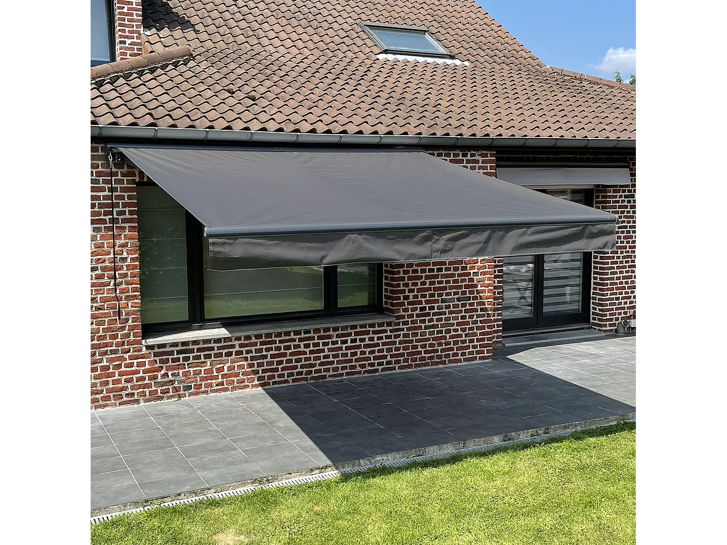 Toldo SAULE 3,5 × 3m com semi-canópia - Tecido antracite e estrutura cinzenta