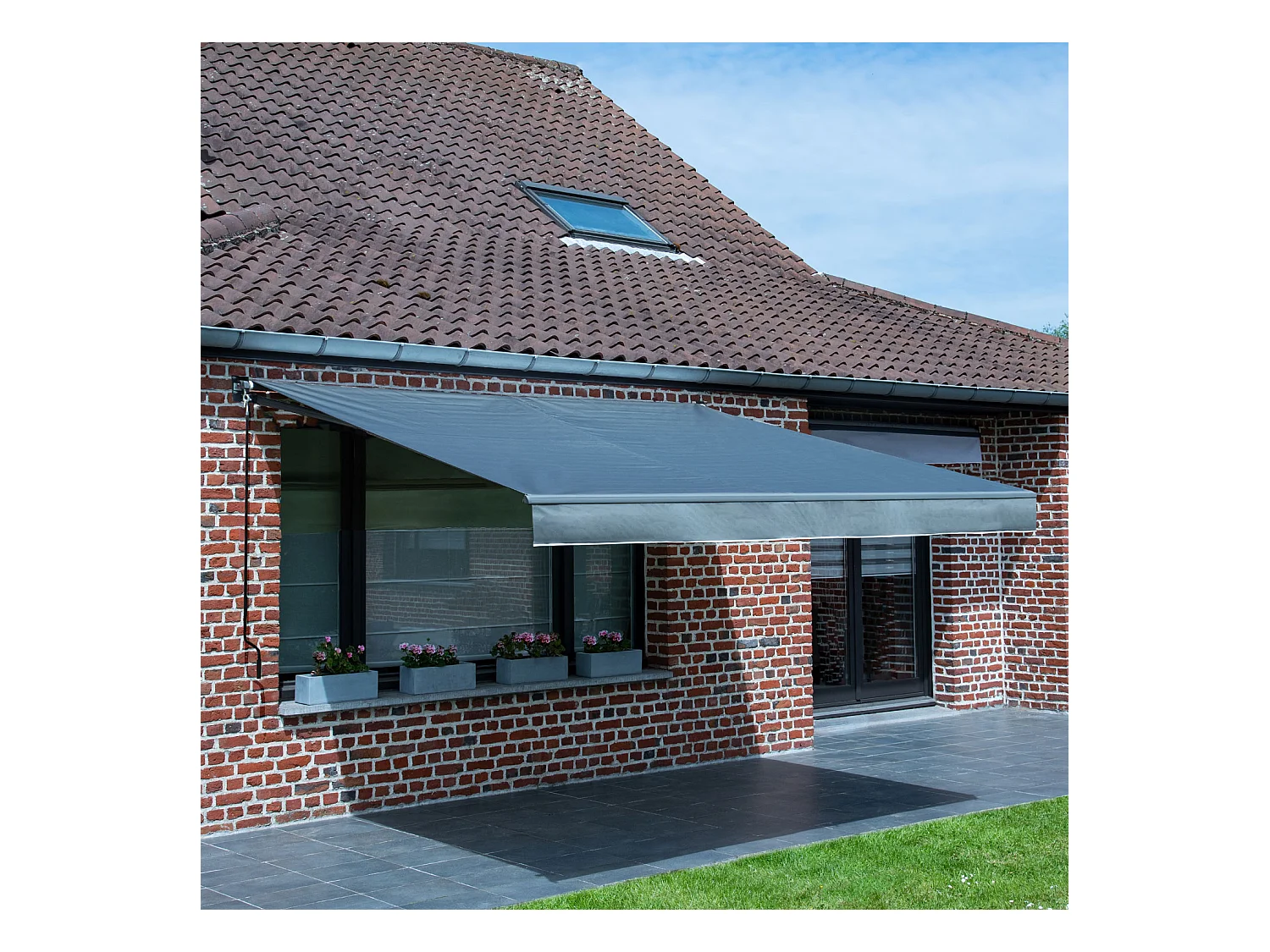 Store banne SAULE 3,5 × 3m - Toile anthracite et structure grise - HAPPY GARDEN