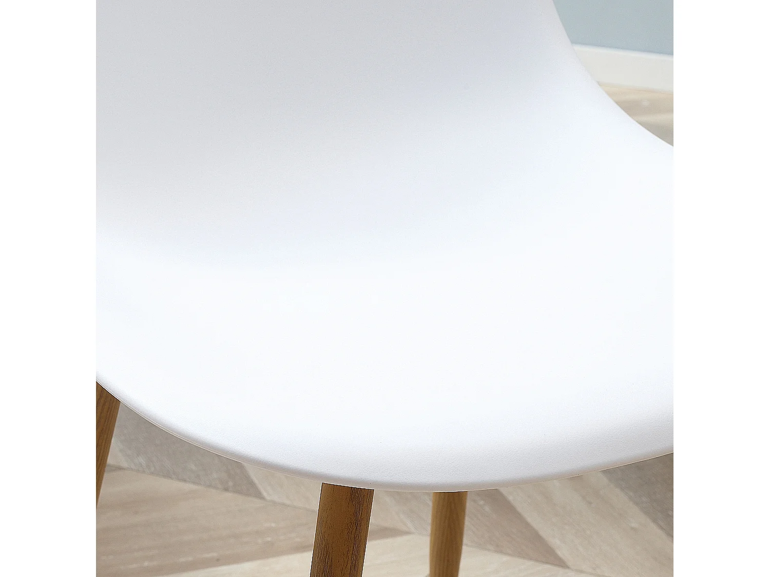 Lot 4 chaises de salle à manger en plastique avec pieds métal effet bois design moderne blanc naturel 45x52x85,5 cm