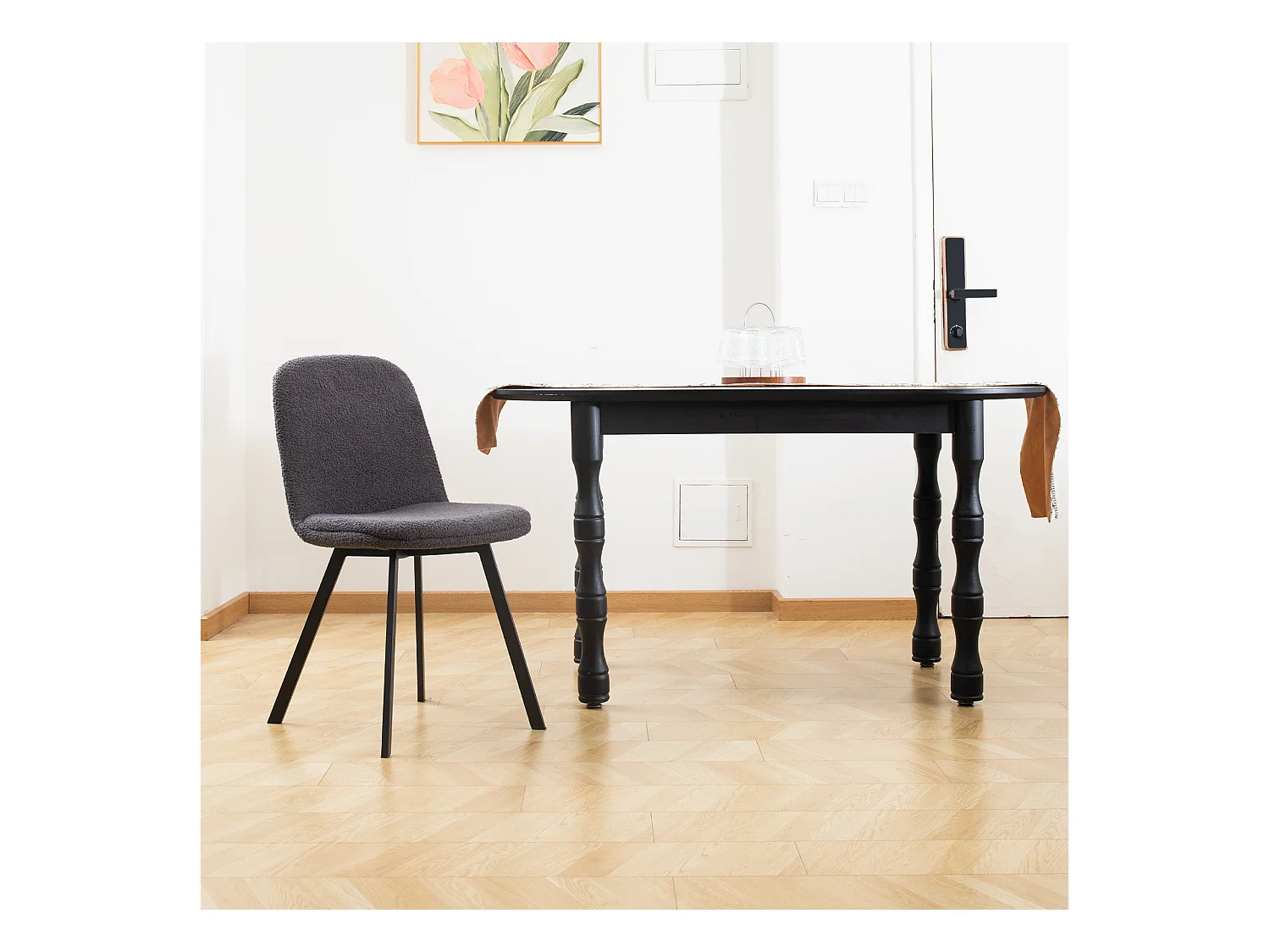 Silla de comedor Teddy-Fleece con acolchado suave y estructura metálica estable, color gris oscuro