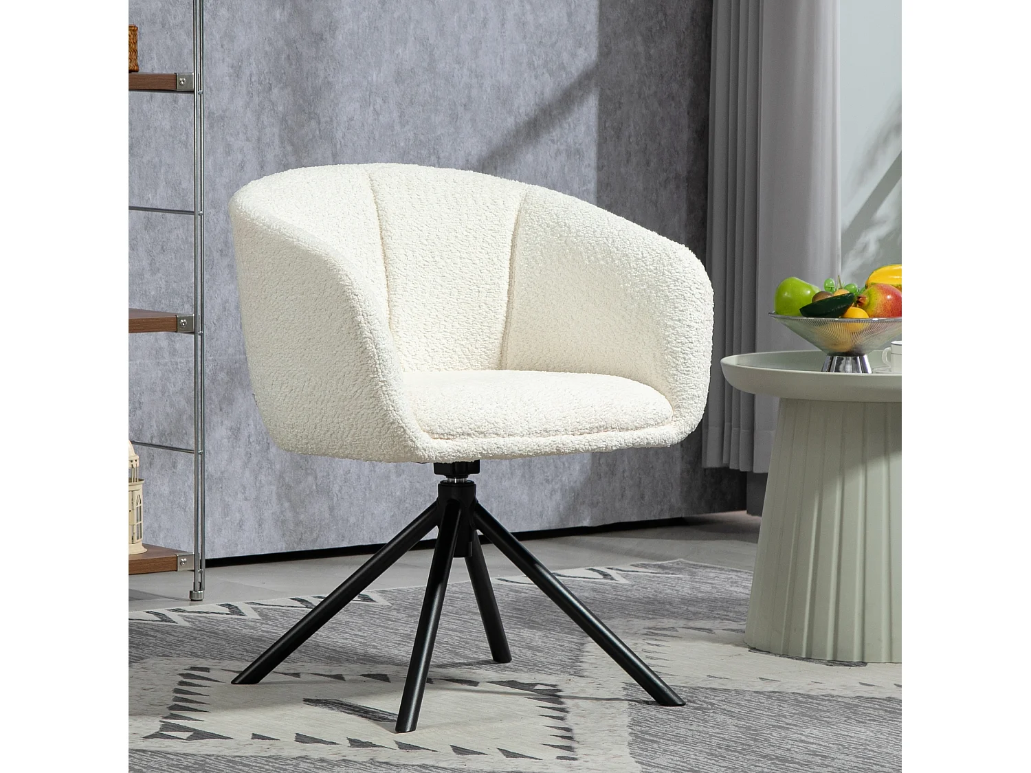 Poltrona lounge girevole in linea con divani e piedini in metallo per camera da letto color crema