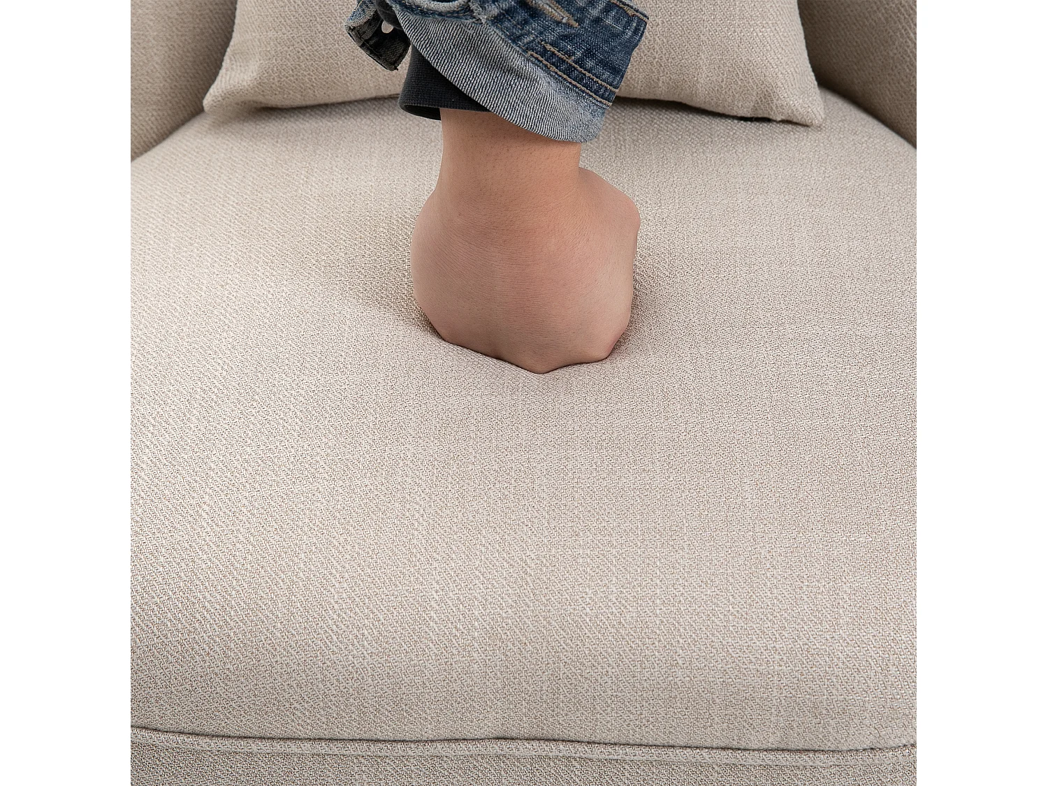 Sillón relax de lino con cómodo cojín de asiento para salón dormitorio patas de madera color crema 52,5x69x77 cm