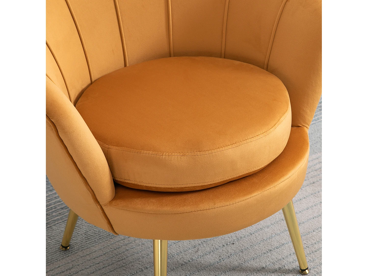 Fauteuil coquillage en velours avec dossier lotus et pieds métal pour salon chambre jaune
