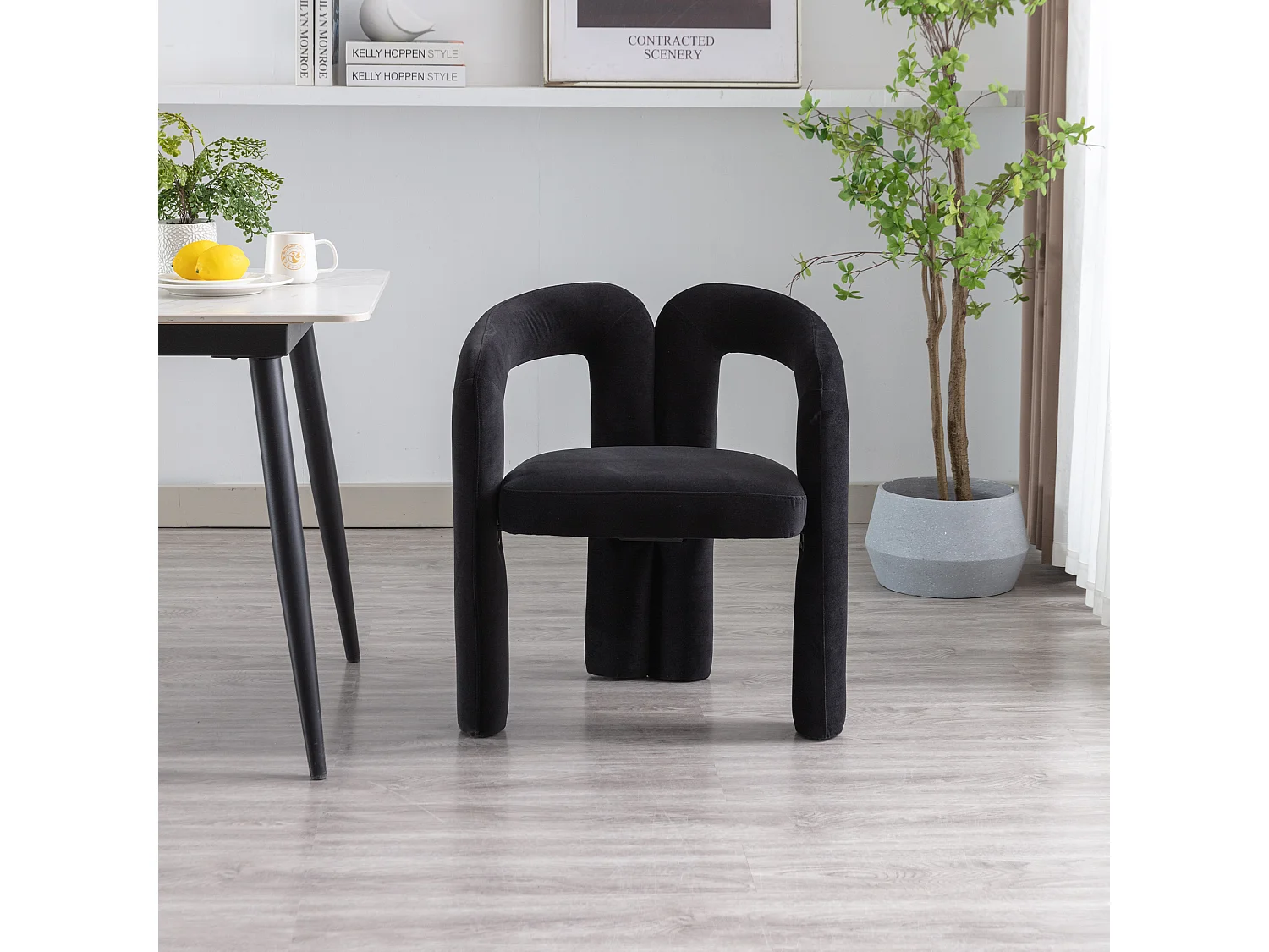 Juego de 2 sillas de comedor modernas de terciopelo con respaldo ergonómico y cómodas patas de madera gris.