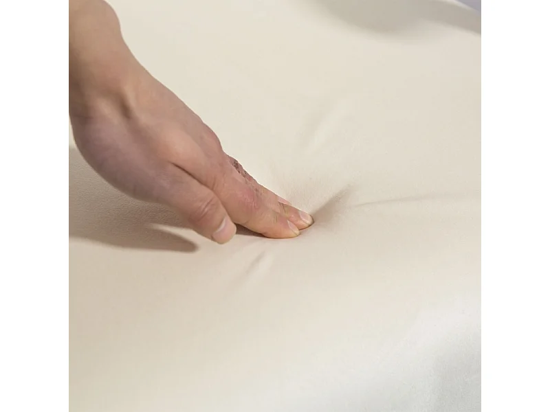 Sillón de terciopelo con reposabrazos y asiento acolchado para salón, dormitorio, color crema.