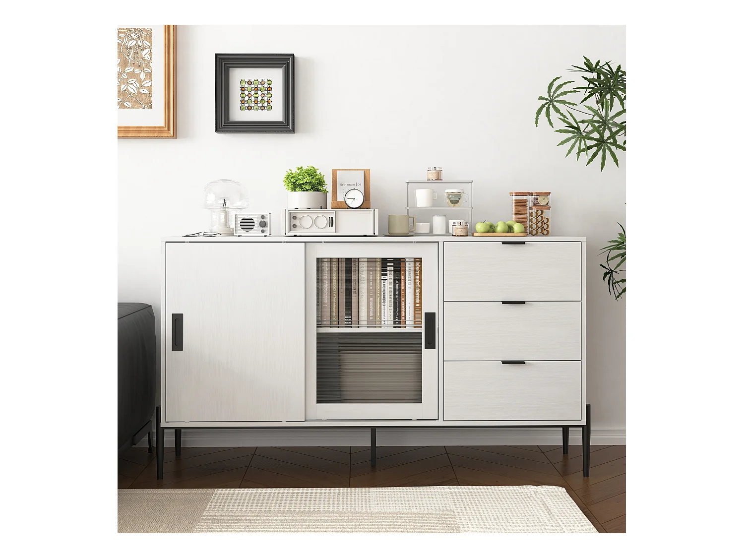 Aparador moderno de madera blanca con puertas de cristal estriado y 3 cajones para salón y entrada.