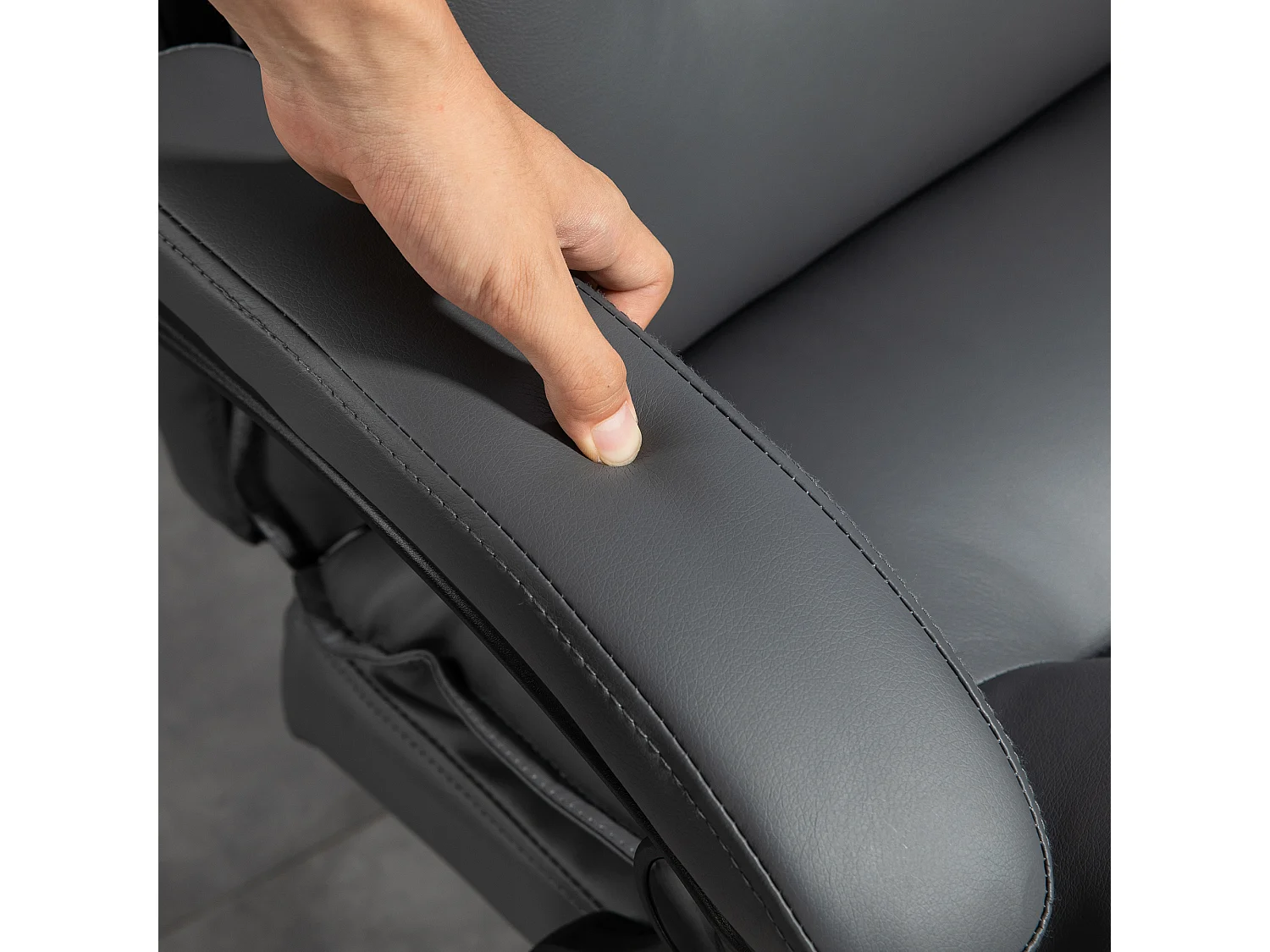 Comodino ergonomico in simile cuoio con poggiapiedi inclinabile, grigio foncé