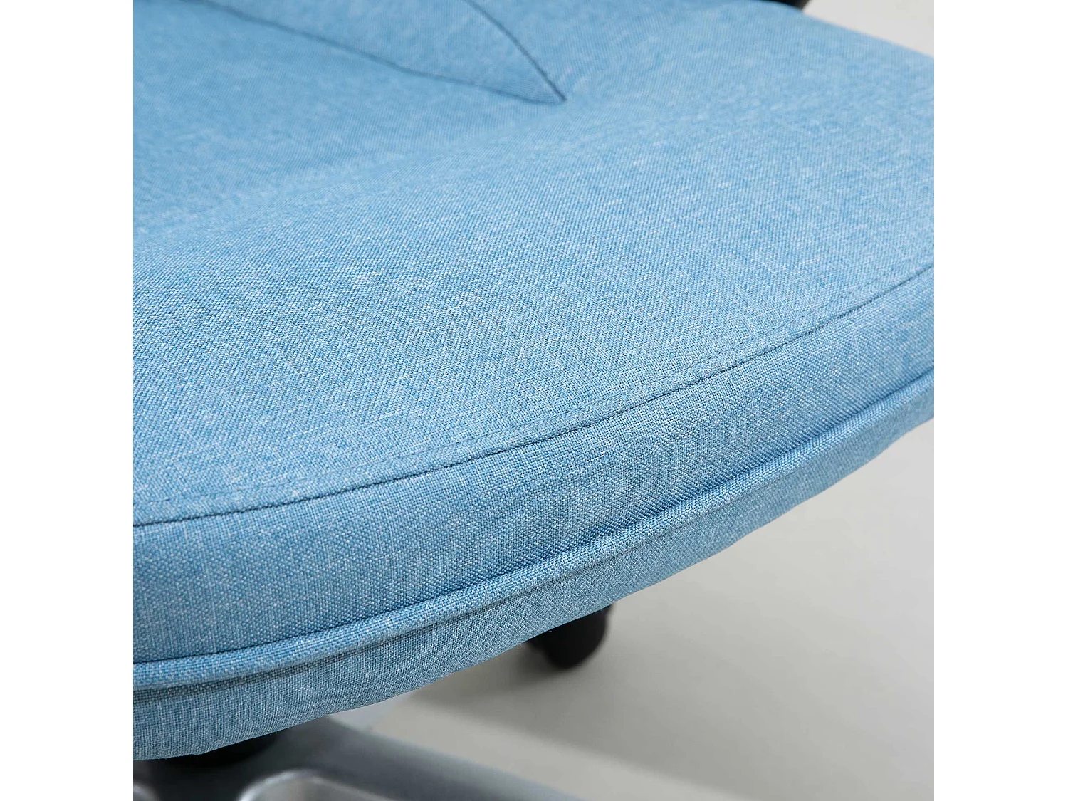 Cadeira de escritório ergonômica em linho azul claro com encosto alto e giratório 66x75x110-120cm