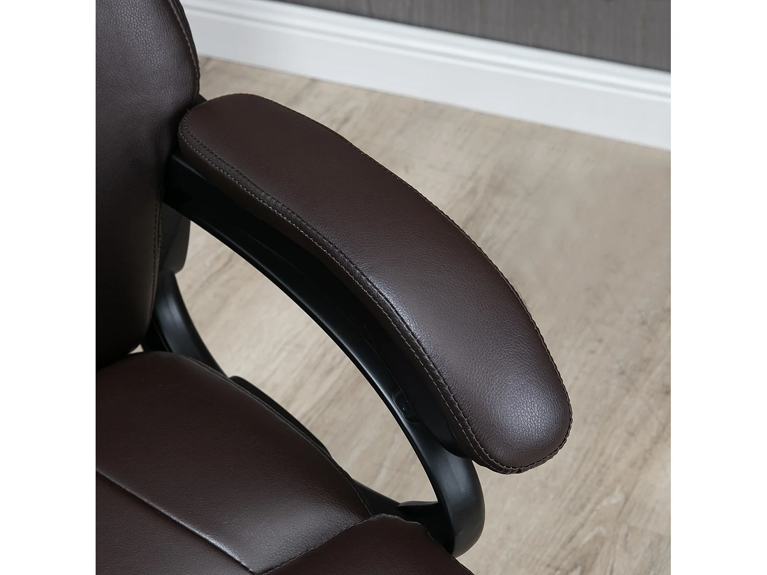 Silla de oficina ergonómica en piel sintética con inclinación y altura regulable, color gris, 180 kg