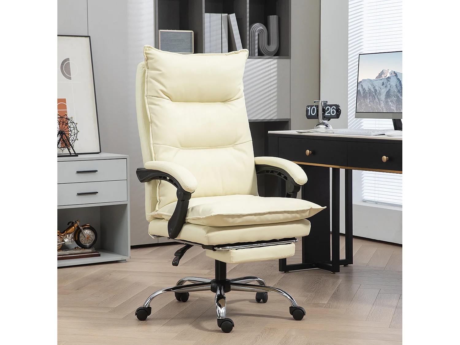 Silla de oficina de piel sintética con inclinación giratoria de 155° y reposapiés en color beige