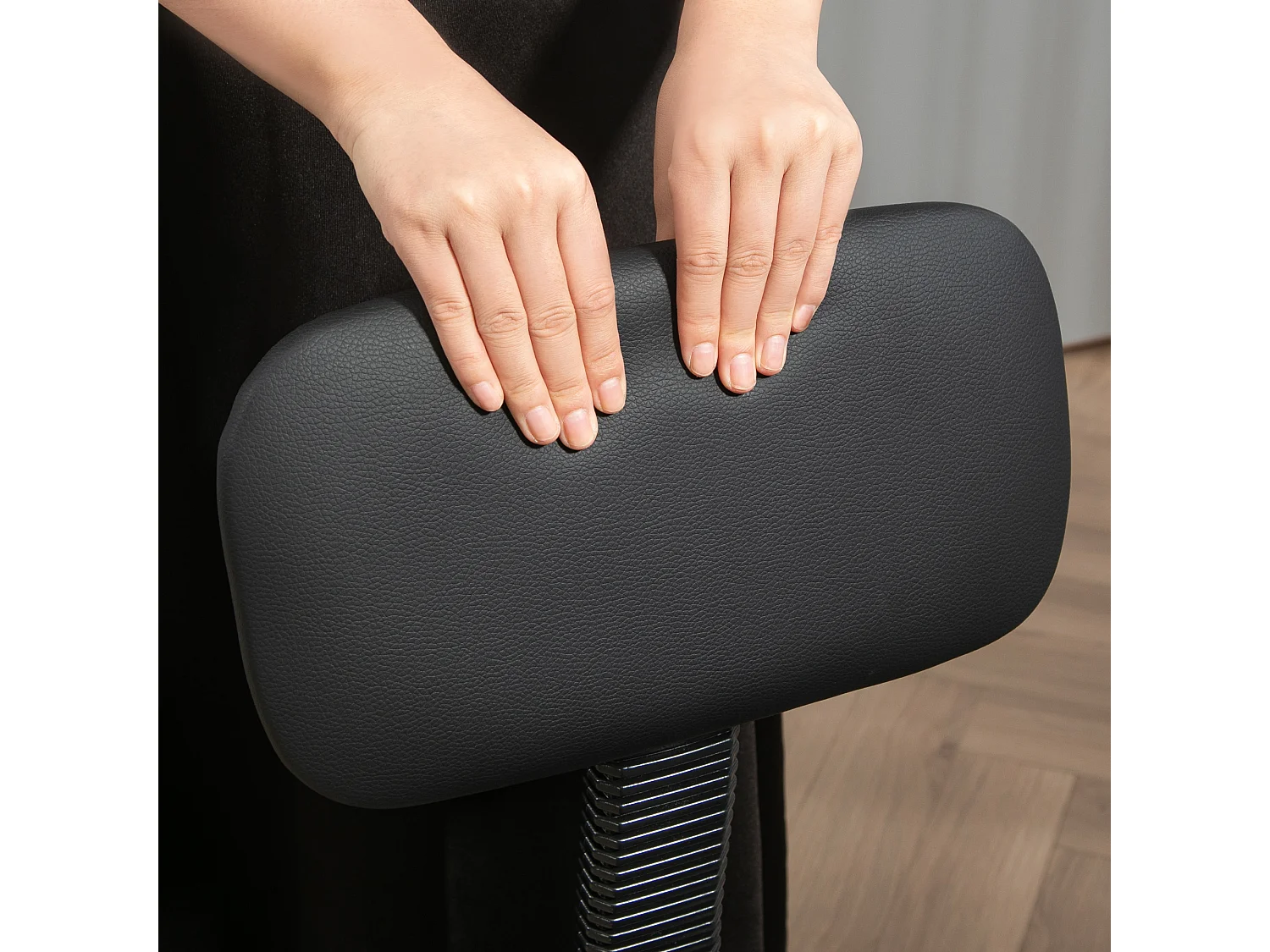 Comodino ergonomico in PU con poggiapiedi regolabile nero per coordinatore e casa