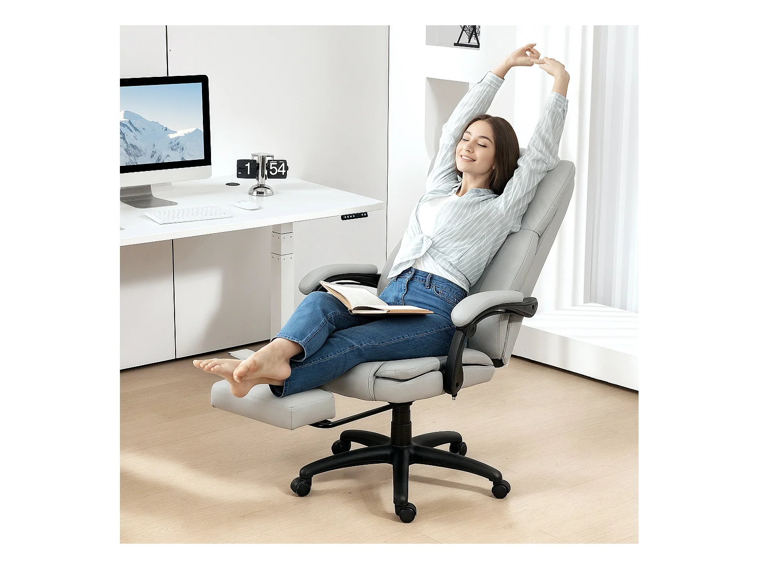 Sedia da ufficio ergonomica in pelle sintetica con massaggio, inclinabile, poggiapiedi, grigio chiaro