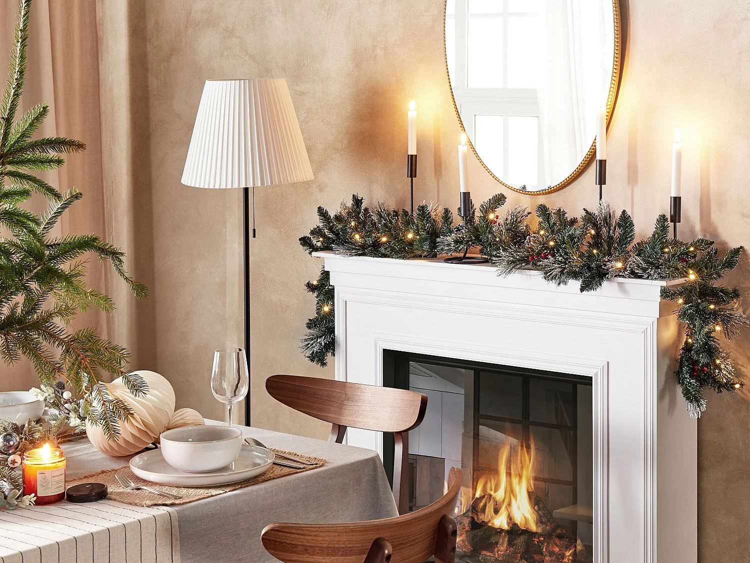 Ośnieżona świąteczna girlanda LED 180 cm zielona WAPTA