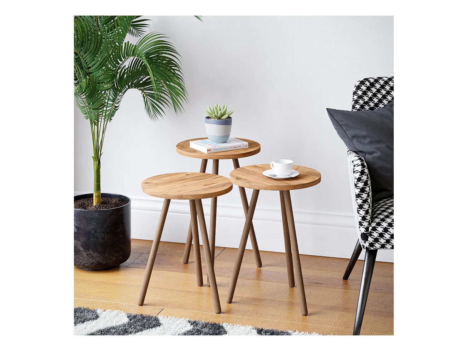 Set de 3 tables d'appoint Hjørring rondes trépied effet bois [en.casa]