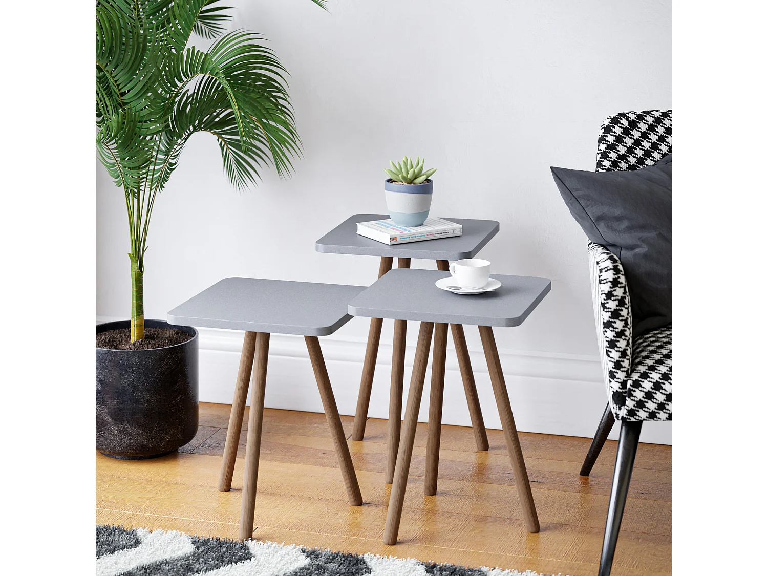 Set de 3 tables d'appoint Hobro carrées trépied gris [en.casa]