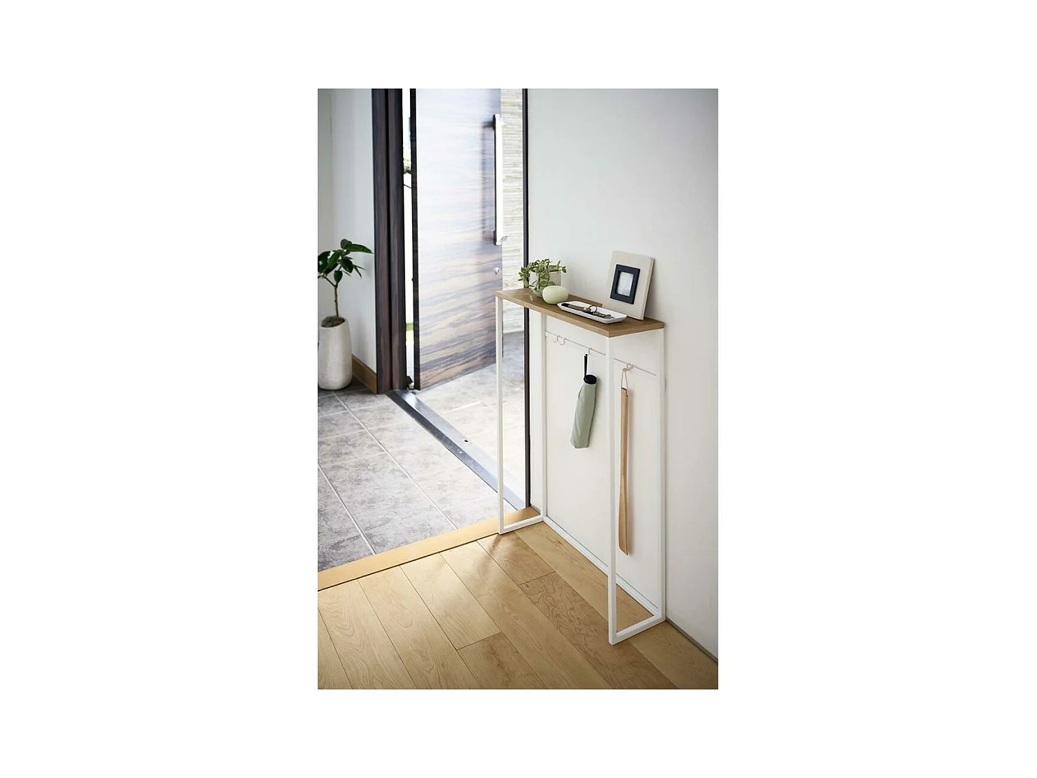 Eingangskonsole aus Holz und Metall Tower