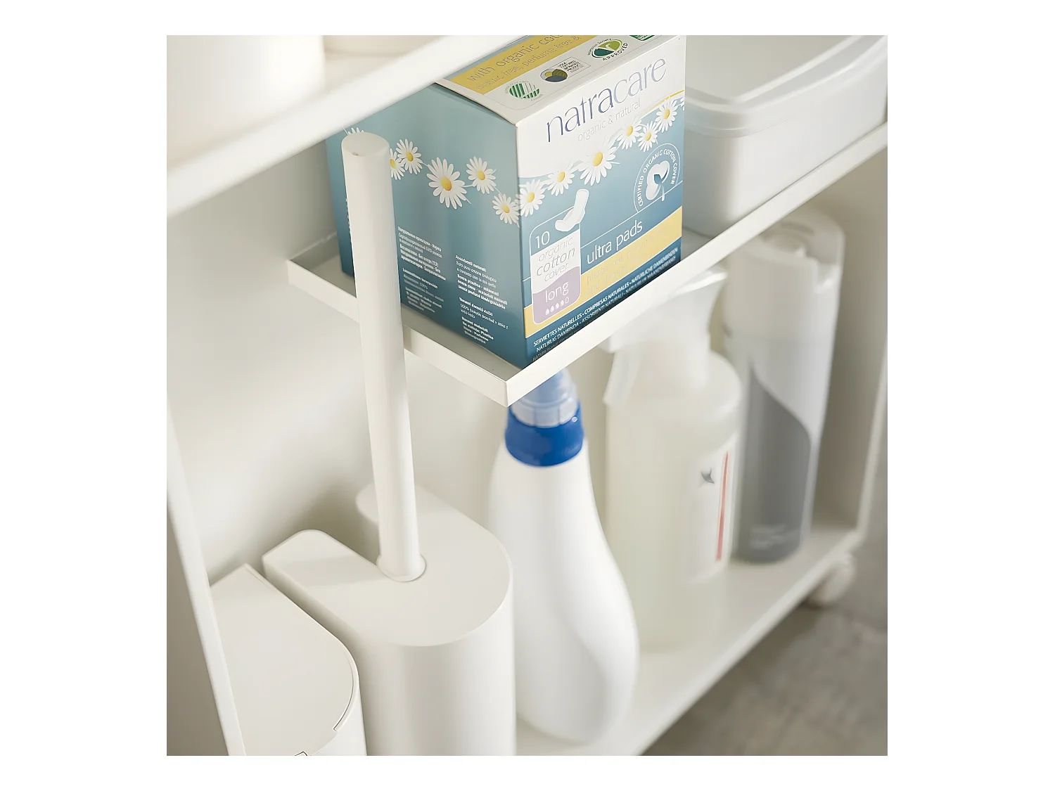 Estante de aseo con ruedas, metal y madera Slim