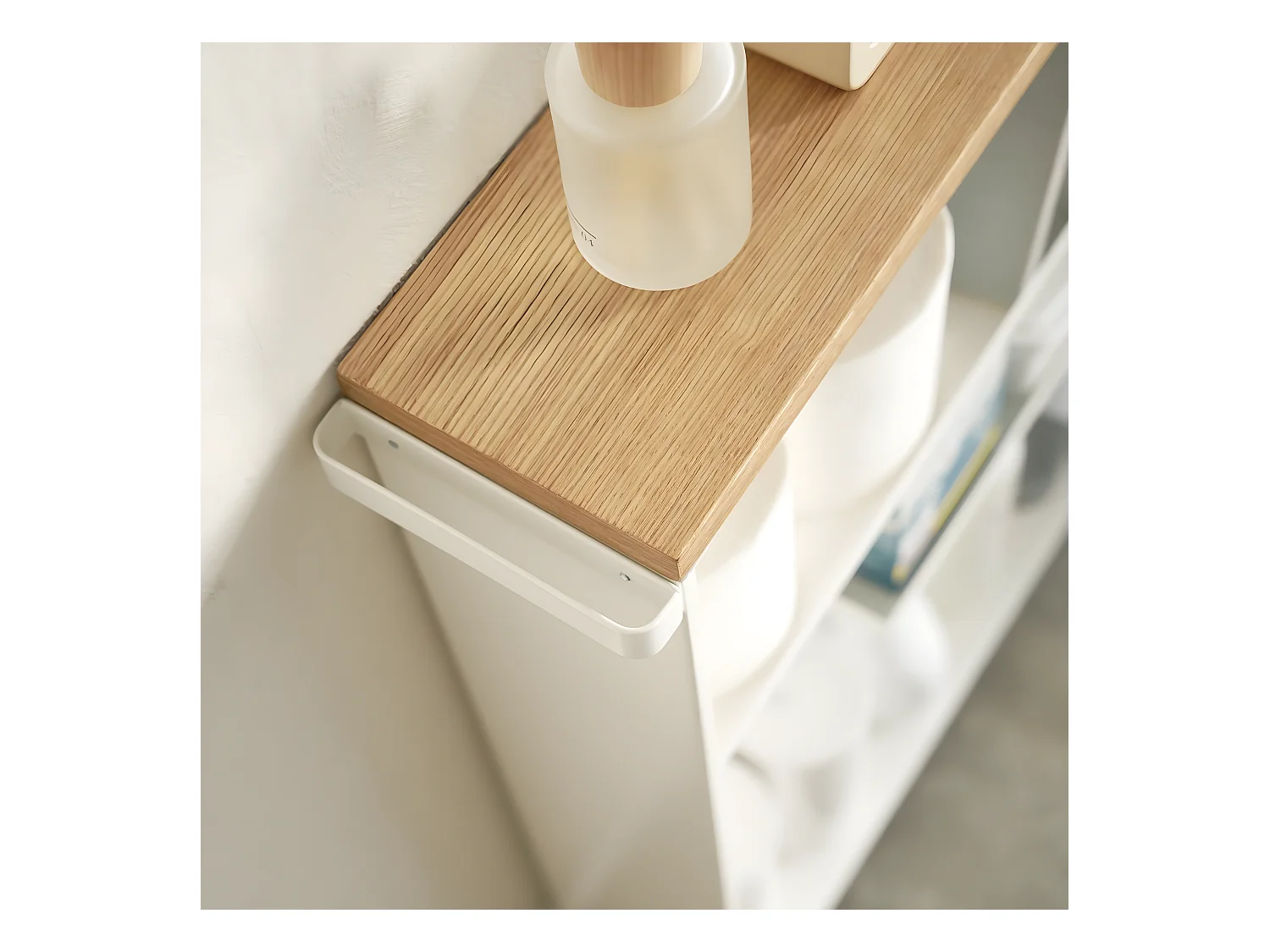 Estante de aseo con ruedas, metal y madera Slim