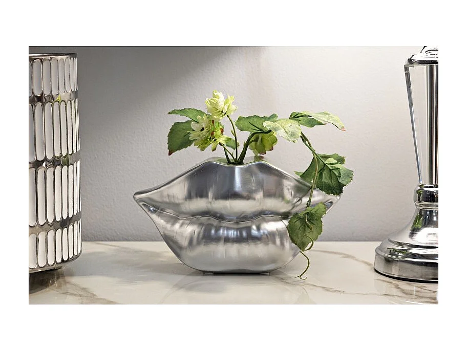 Jarrón con labios de resina plateada 23x8x12 cm