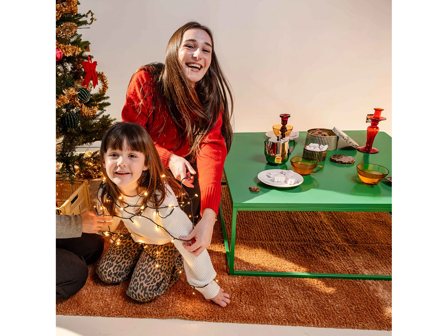 Table basse carrée moderne L90 cm vert