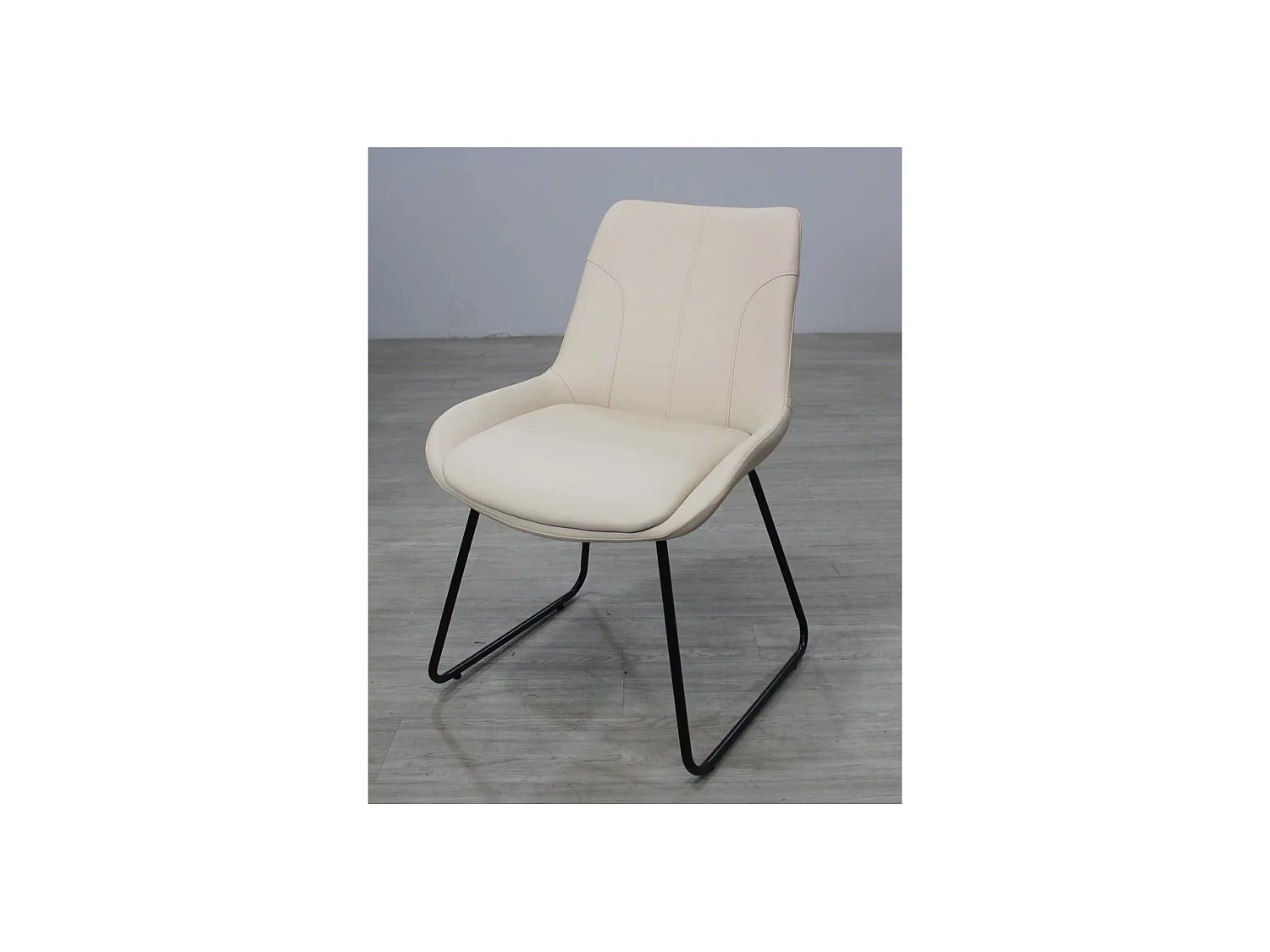 Pack de 4 sillas Md-Elise tapizadas en piel sintética beige, 85cm(alto) 53cm(ancho) 62cm(