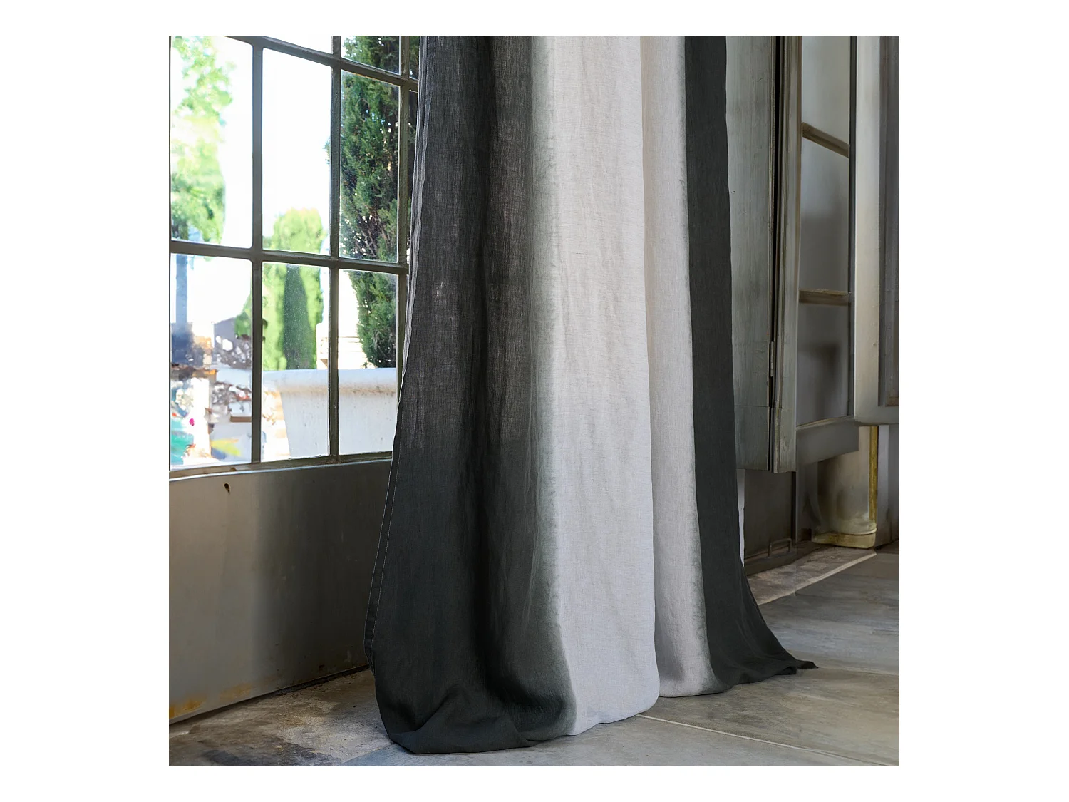 Pan de rideau 160x250 cm DEEPALI 100% lin lavé tie and dye bleu granit