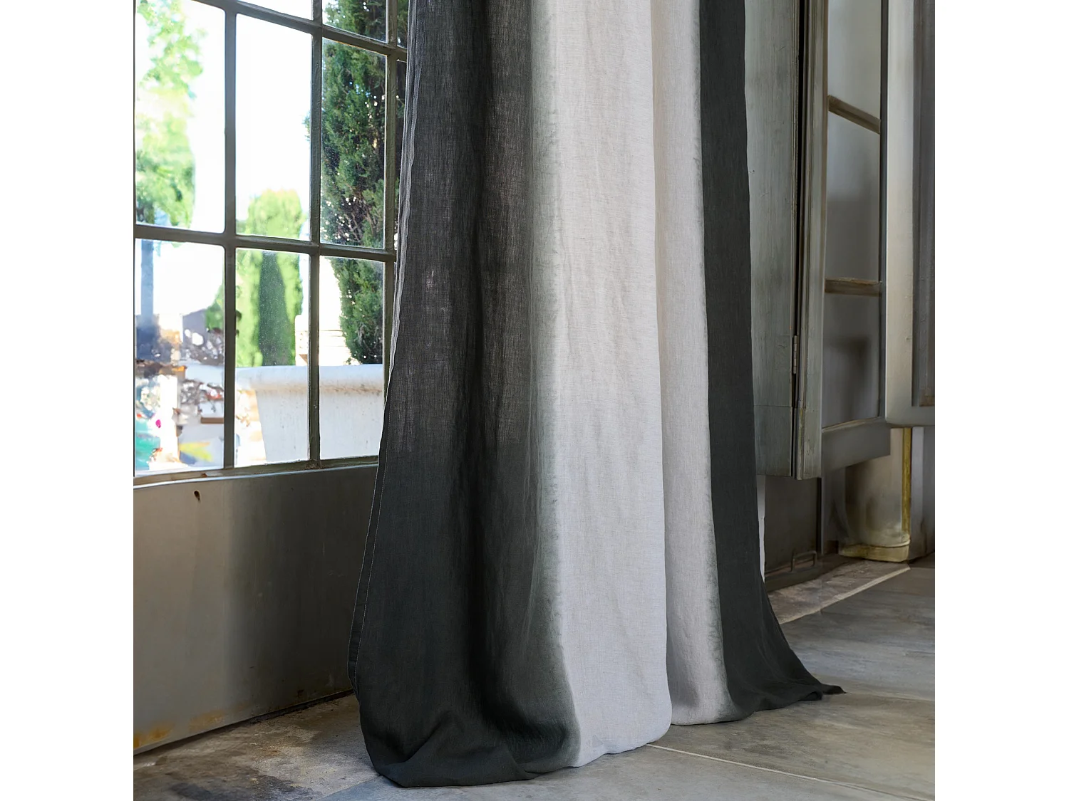 Pan de rideau 160x250 cm DEEPALI 100% lin lavé tie and dye bleu granit