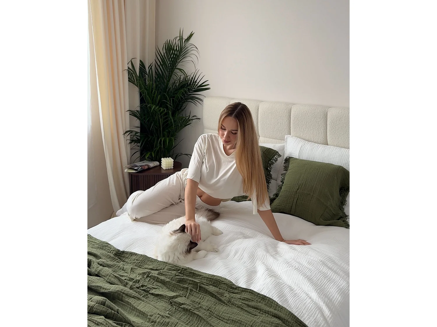 Bed Boucle CRESSAT 140 x 200 cm (EU Double) Off-White