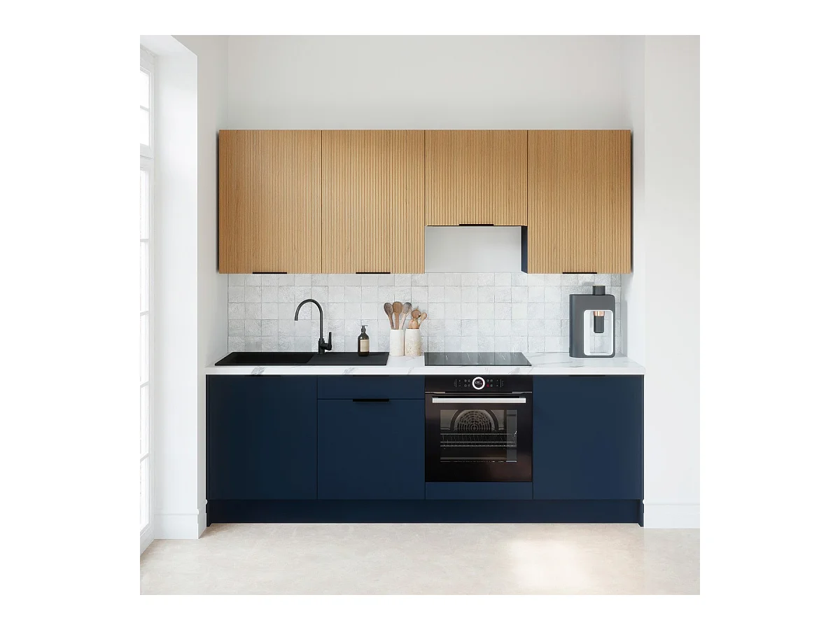 Ensemble de 8 meubles de cuisine - L. 245 cm - bleu marine et chêne clair cannelé - Luzia Mix