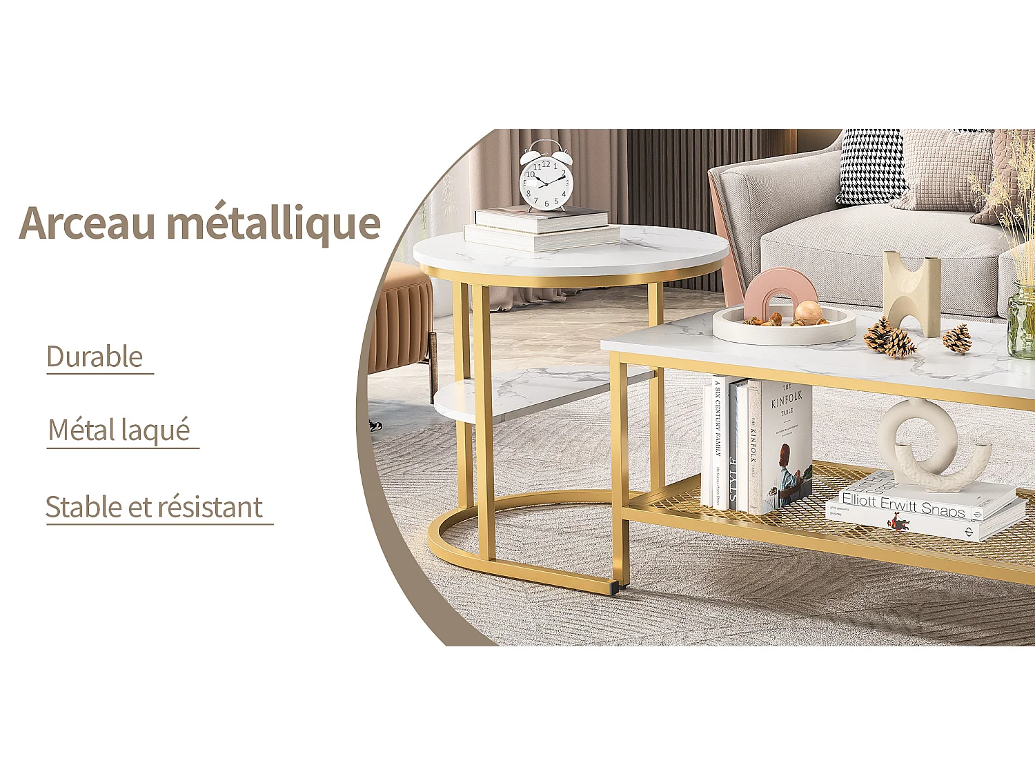 Mesa de centro nido rectangular y redonda en mármol blanco con estructura de metal dorado, diseño moderno y elegante.