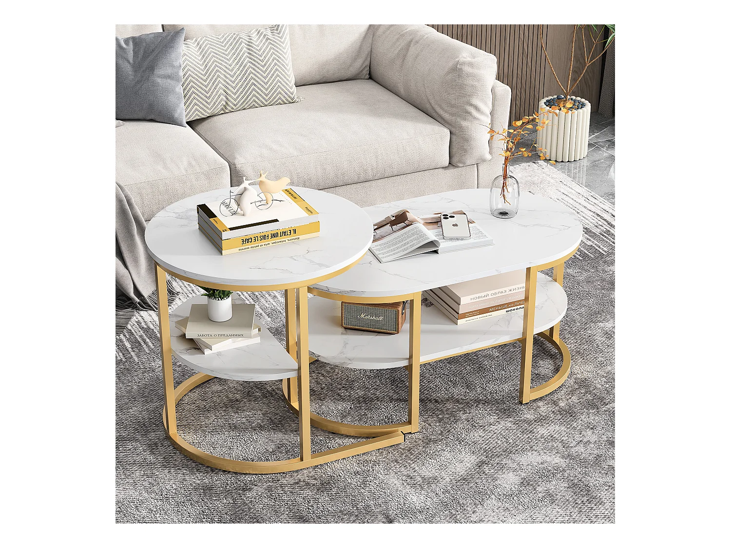 Tables basses gigognes ovales et rondes effet marbre blanc avec structure dorée，créant un design moderne et élégant