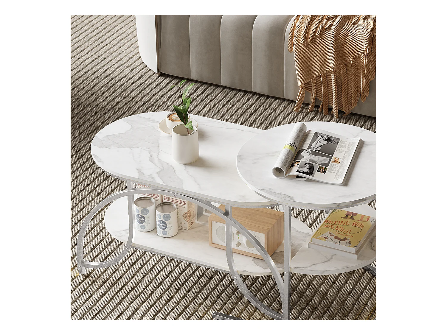 Tavolino quadrato in marmo bianco con struttura in metallo argentato: design moderno, stabile e versatile