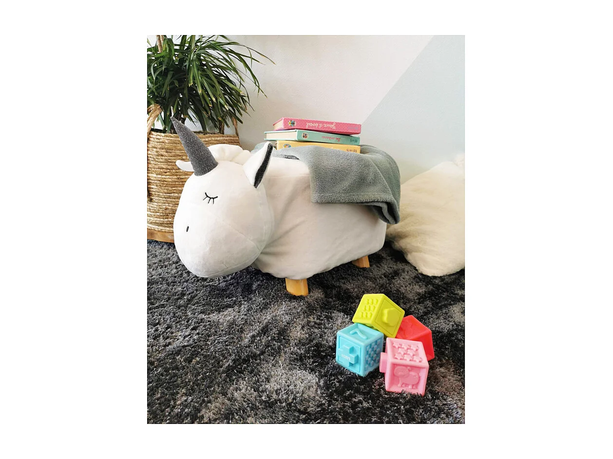 Tabouret pouf licorne blanc poils doux pied bois pour enfant - UNICORN