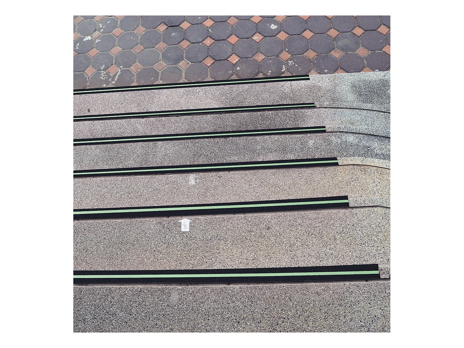 Ruban Lumineux Antidérapant 200cm M24 Phosphorescent Noir