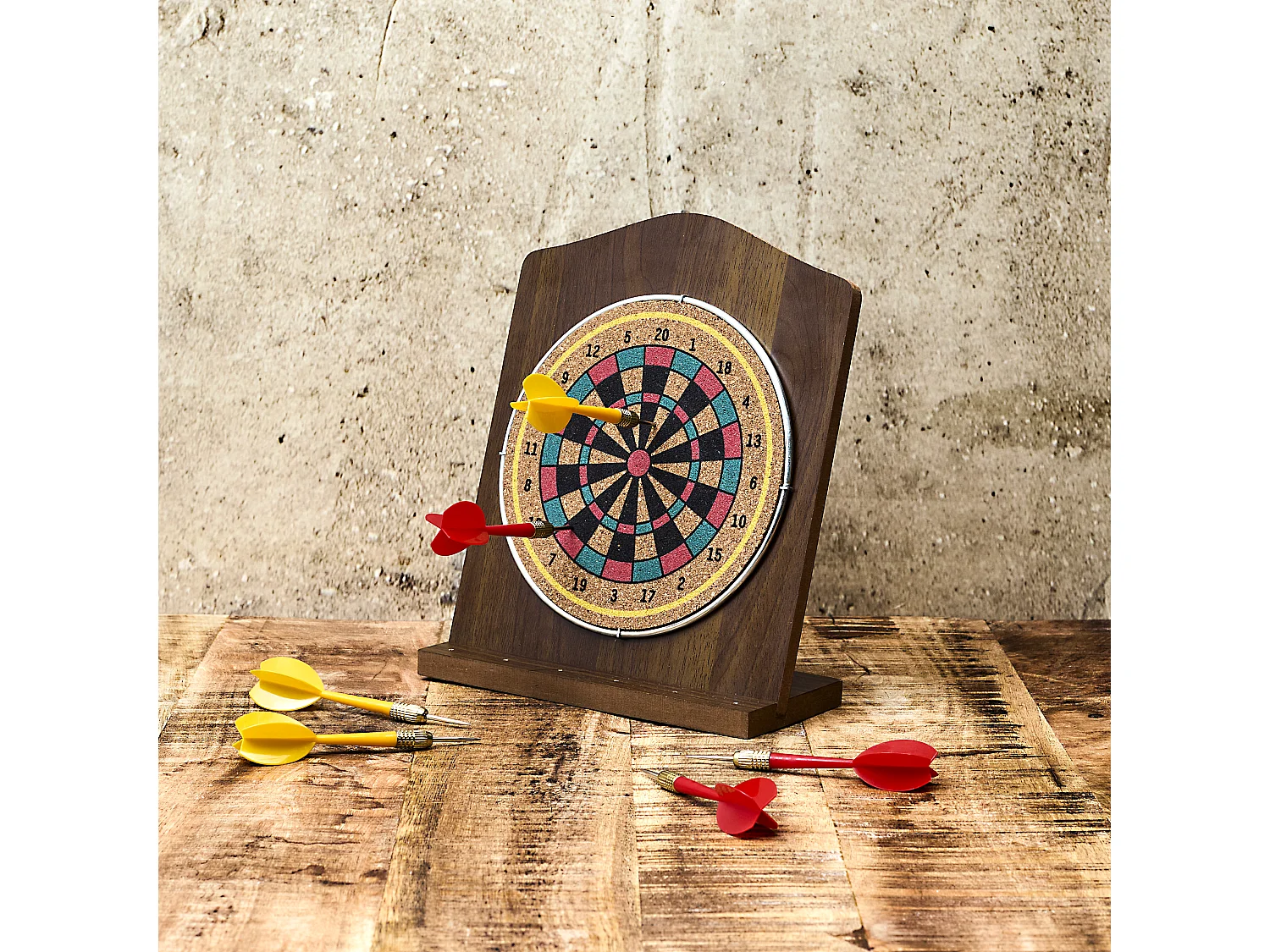 Jeu De Flechette En Bois Marron, Rouge, Noir