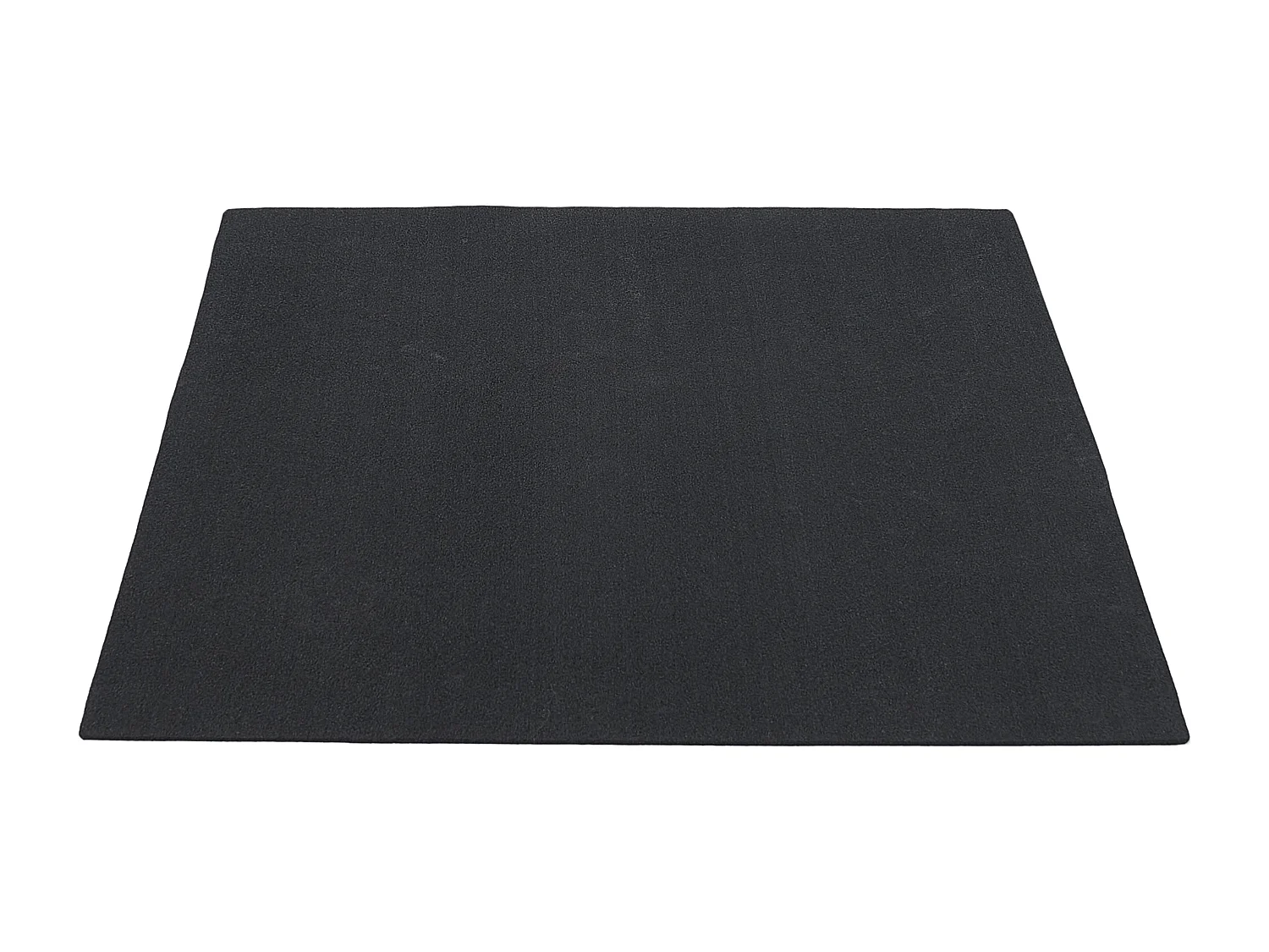 Tapis Anti Vibration 60x60cm M6 Noir Protégez votre sol et réduisez le bruit de votre machine à laver ou sèche-linge avec ce tapis anti vibration !