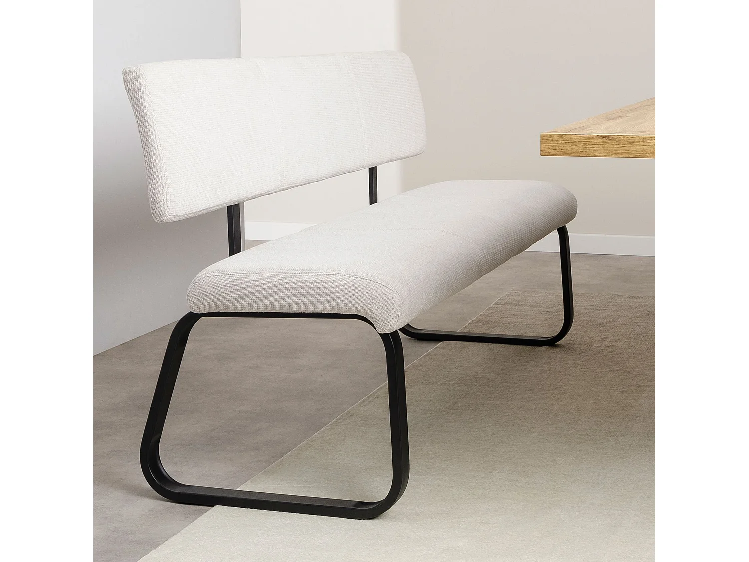 Banc d'entrée VILAS siège avec 3 places, banquette au piètement chromé, revêtement en tissu coloris blanc crème