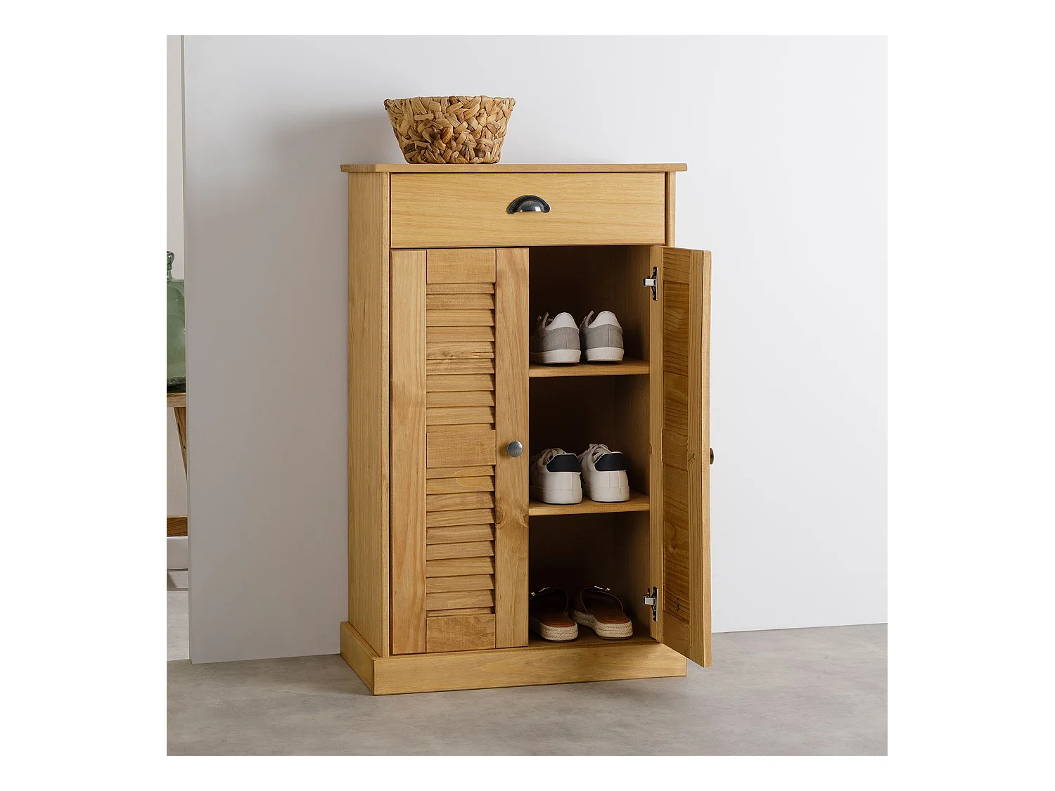 Étagère à chaussures VENETA en bois massif coloris naturel avec 2 portes et 1 tiroir