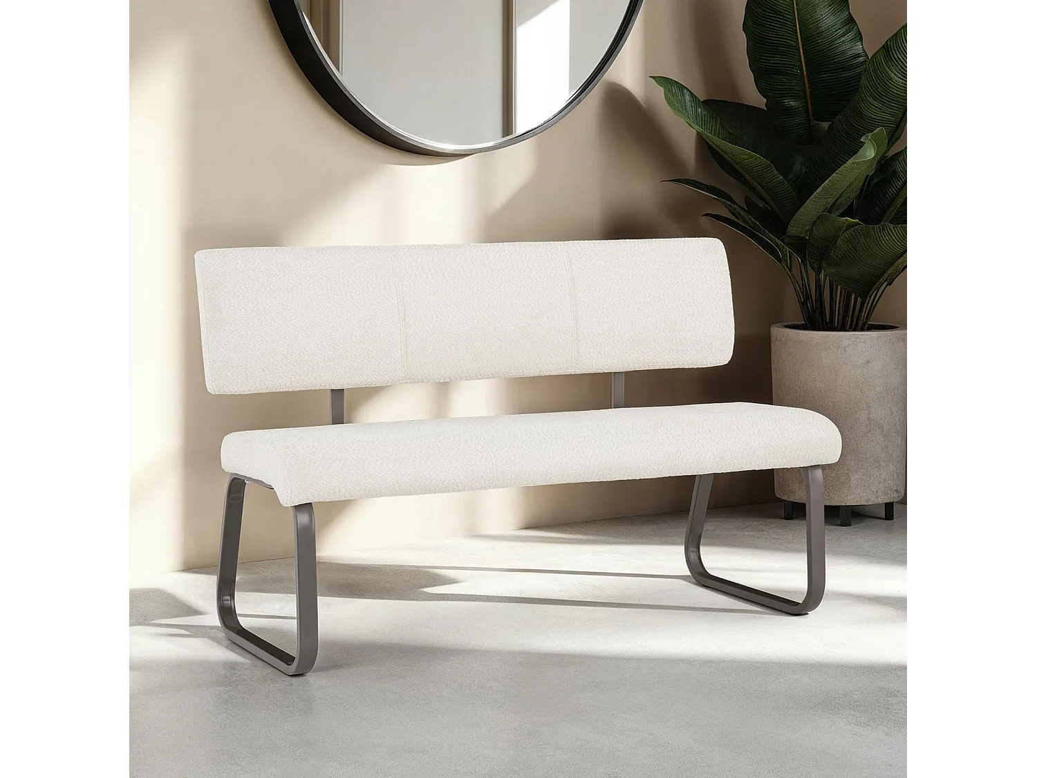 Banc d'entrée VILAS siège avec 3 places, banquette au piètement chromé, revêtement en tissu bouclé, blanc