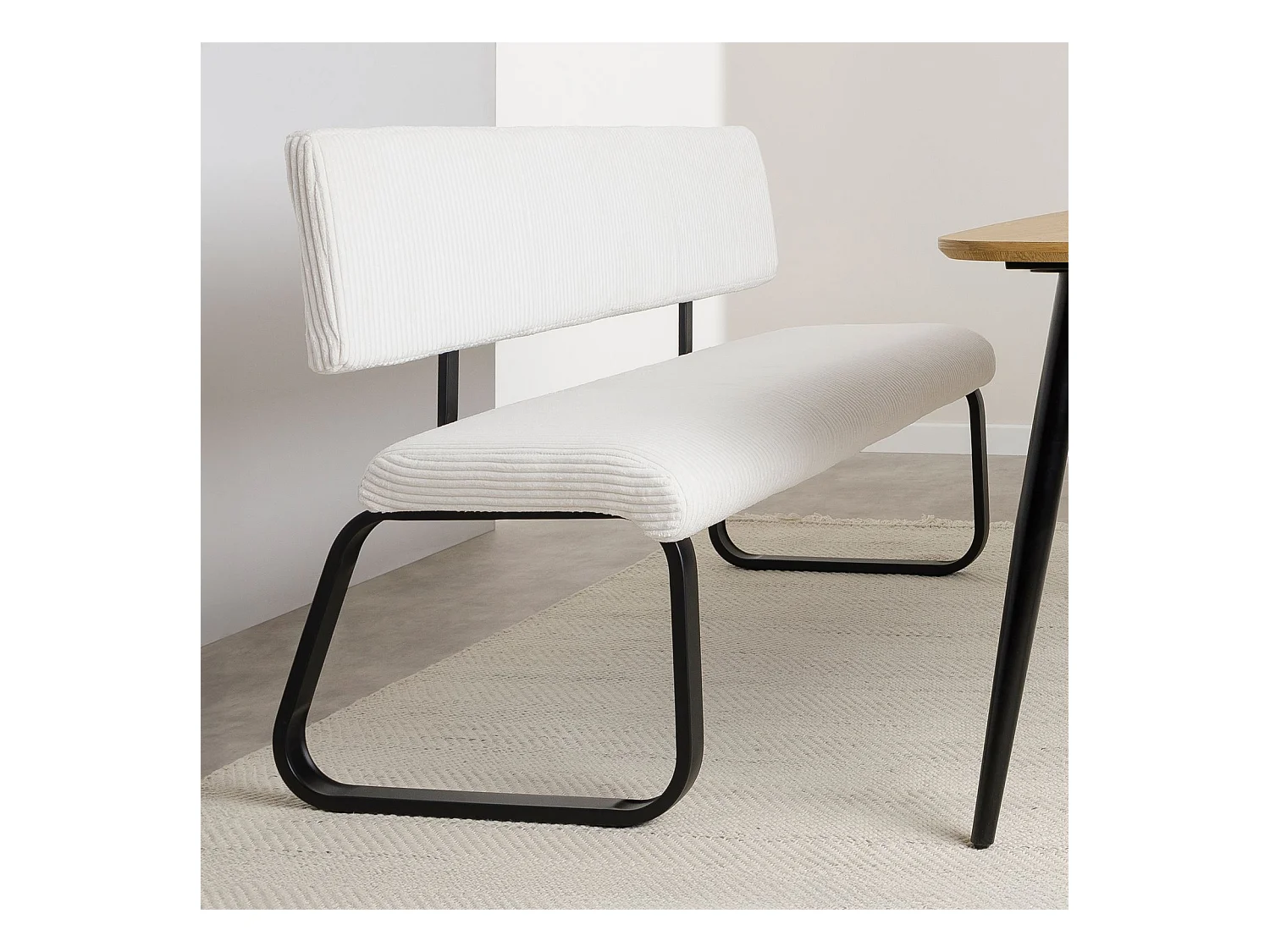 Banc de salle à manger MATESE L 135 cm en velours côtelé blanc avec dossier structure métal, 3 places, assise rembourrée