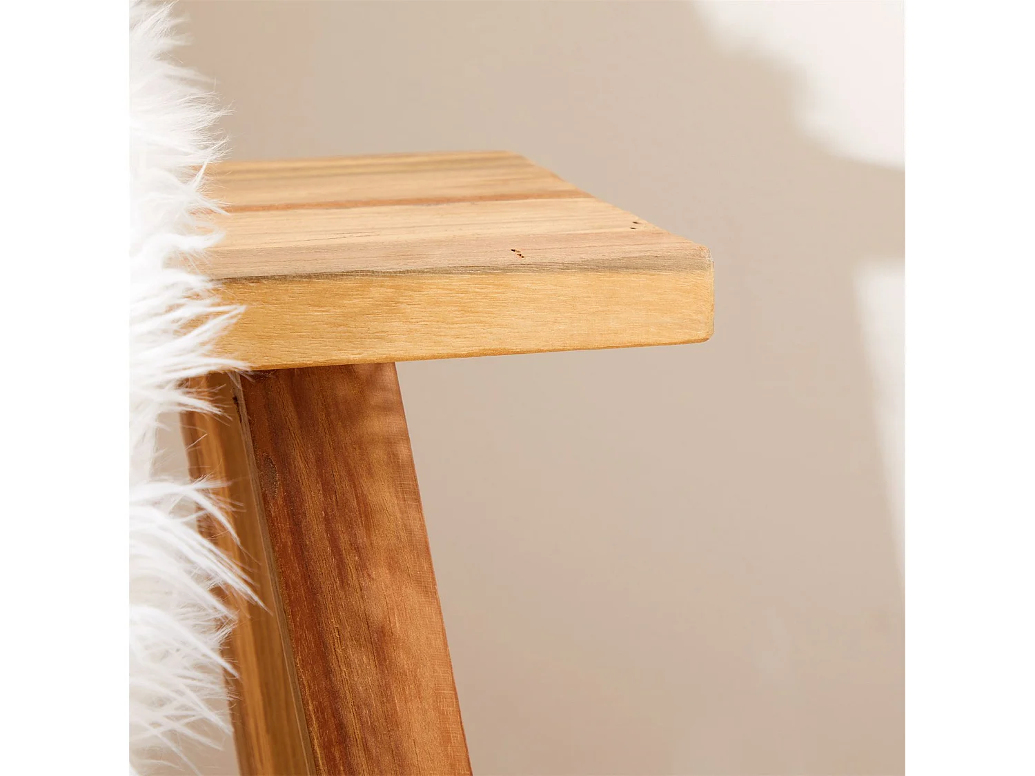 Banc bout de lit SANSIBAR L 90 cm en bois massif lasuré naturel, Siège repose-pieds style sobre et rustique