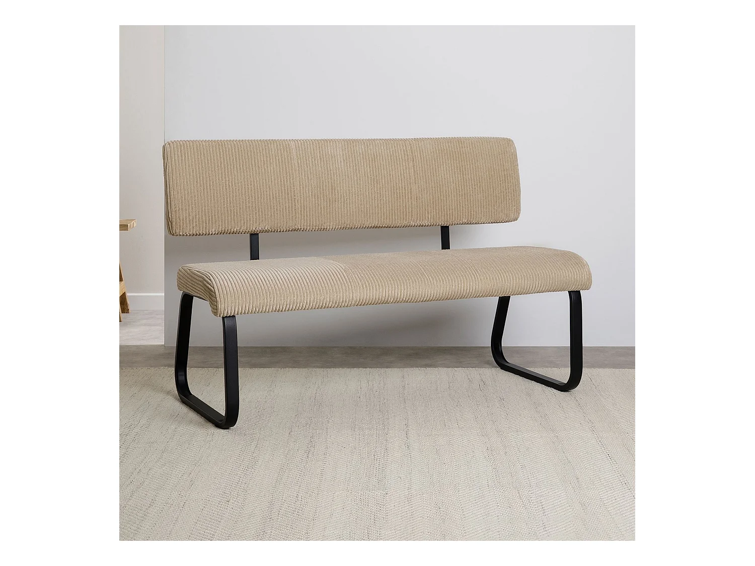Banc de salle à manger MATESE L 135 cm en velours côtelé beige avec dossier structure métal, 3 places, blanc assise rembourrée