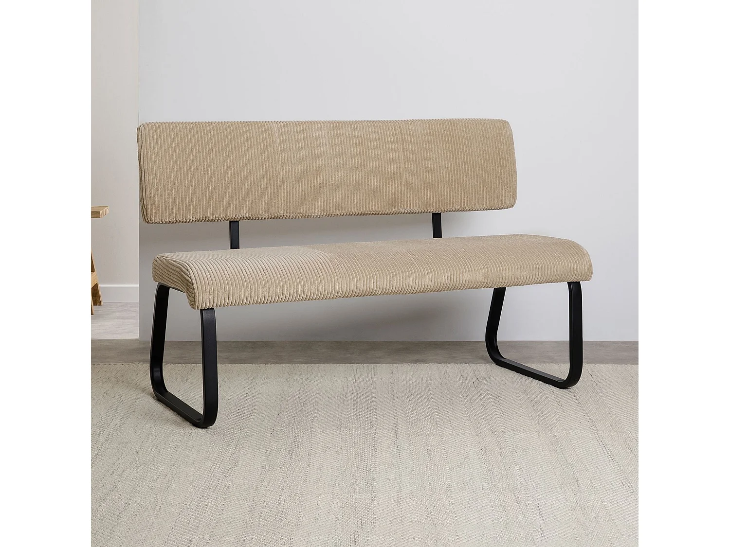 Banc de salle à manger MATESE L 135 cm en velours côtelé beige avec dossier structure métal, 3 places, blanc assise rembourrée