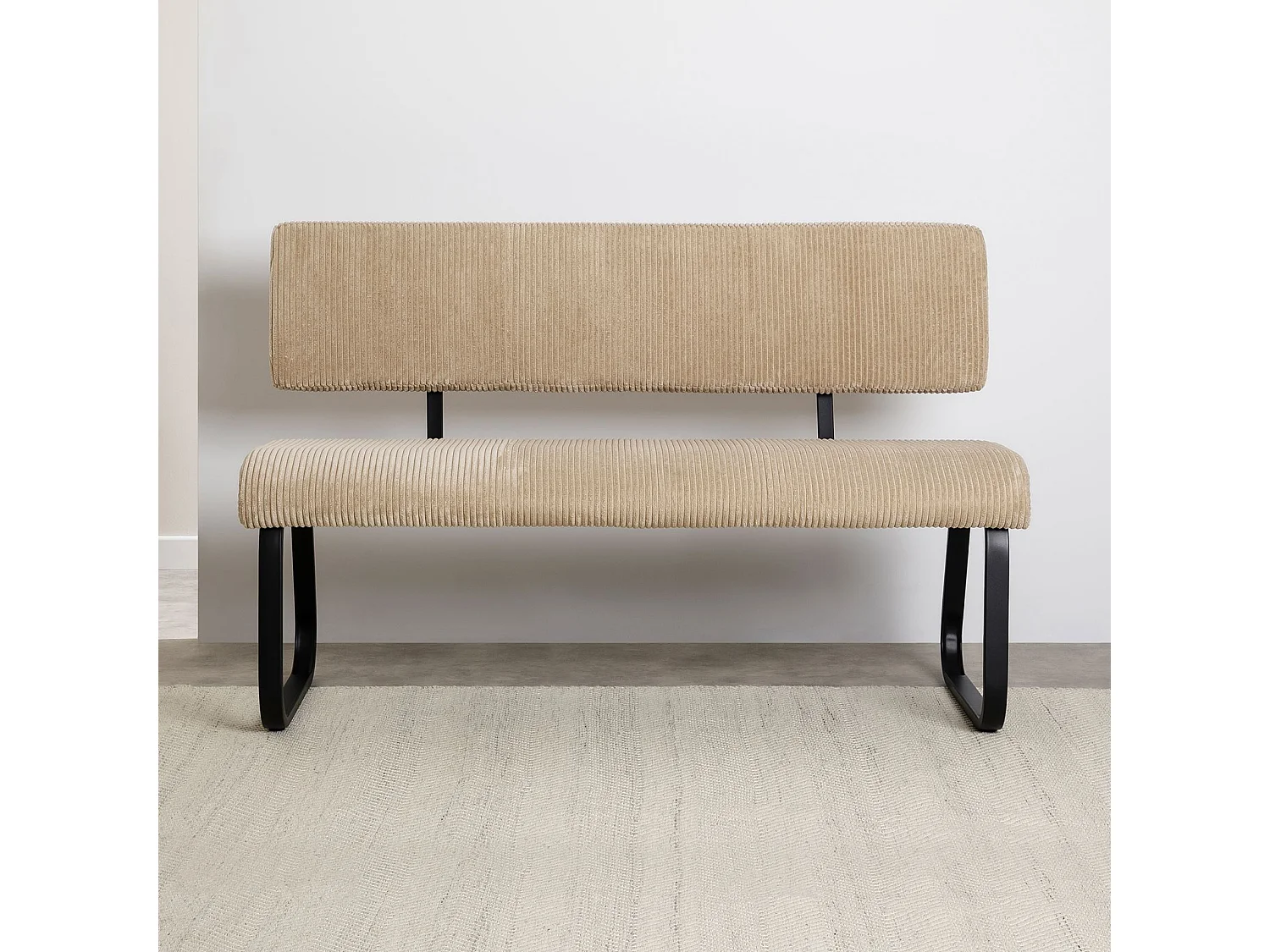 Banc de salle à manger MATESE L 135 cm en velours côtelé beige avec dossier structure métal, 3 places, blanc assise rembourrée