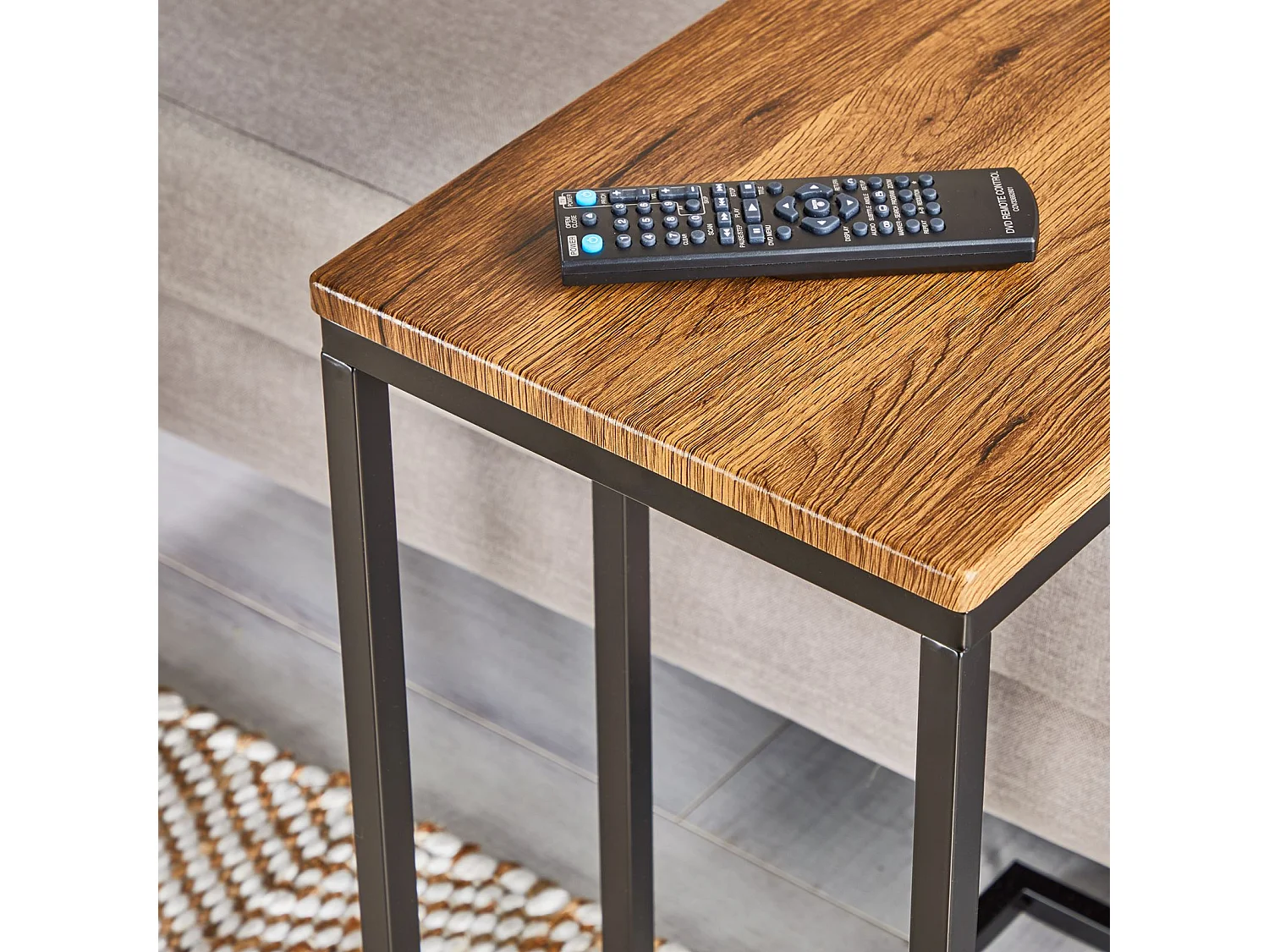 Bout de canapé DEBORA coloris vintage noir, table d'appoint , table basse de salon, cadre en métal gris et plateau rectangulaire