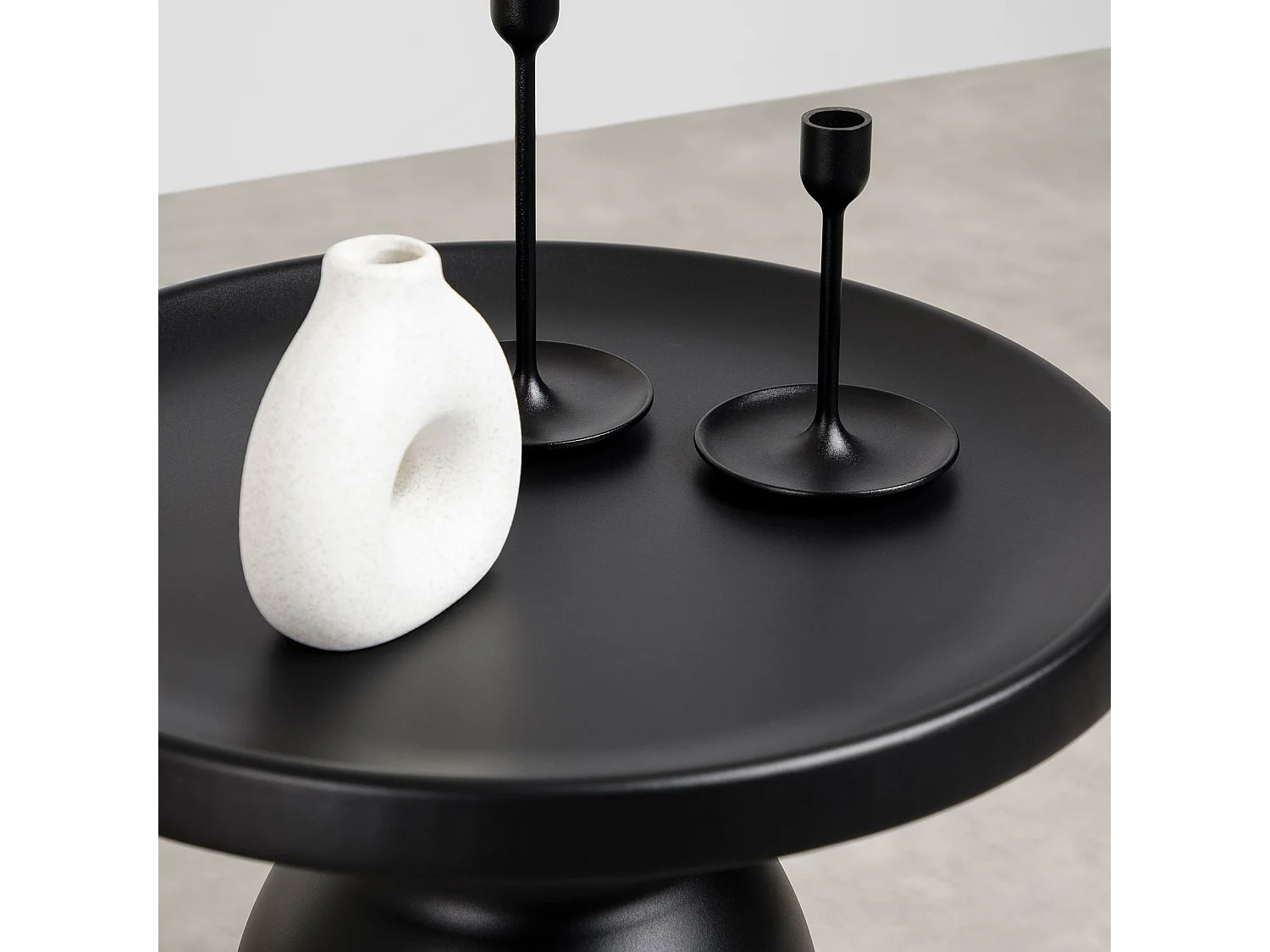 Table basse ronde LORIS Design Moderne Diamètre 50 cm Noire, Table d'appoint Design en Métal