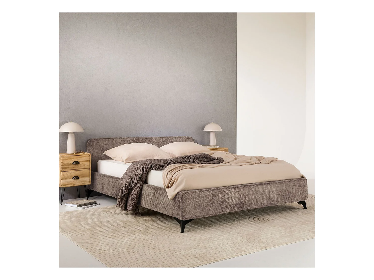 Lit double LEVERDA 140x190 cm, Revêtement en tissu, Lit style moderne pour 2 personnes, Cadre de lit avec sommier inclus, Brun